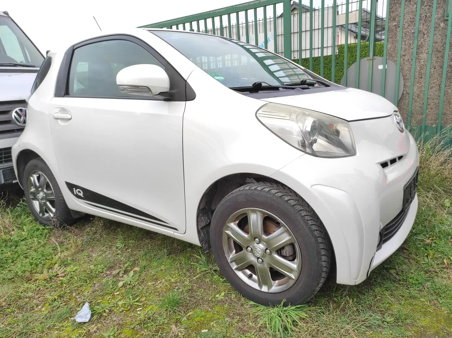 Toyota iQ + KLIMAAUTOMATIK EURO-4 5L ALLWETTER SERVO Alb - 2