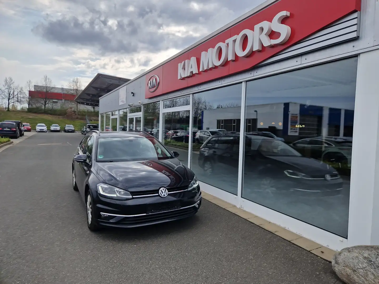 Volkswagen Golf Variant Variant 1,4 TSI DSG Comfortline Standhzg LED AHK Schwarz - 2