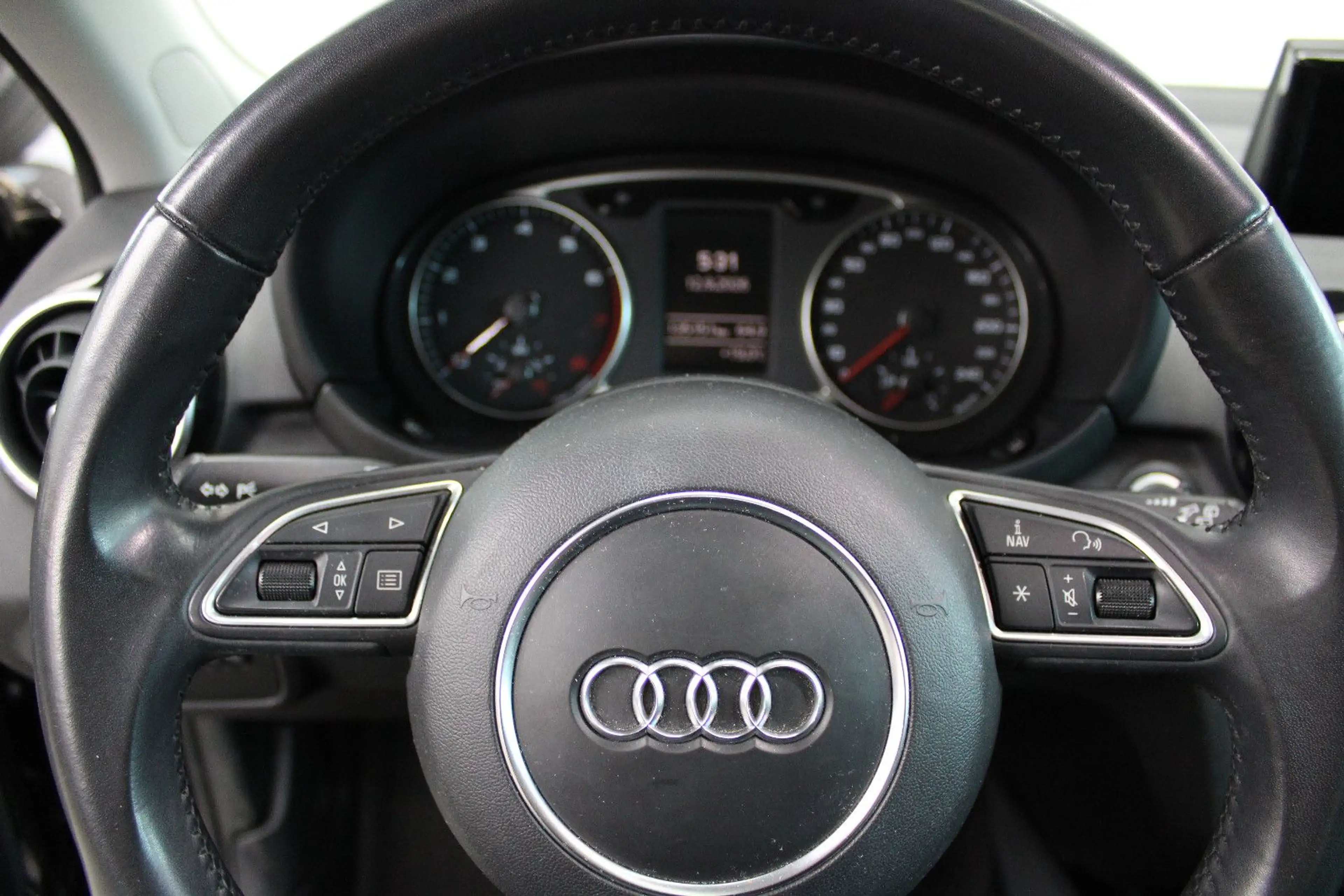 Audi A1 Sportback sport+SHZ+PDC+LEDER+4-TÜRIG+PANO+ — photo 9