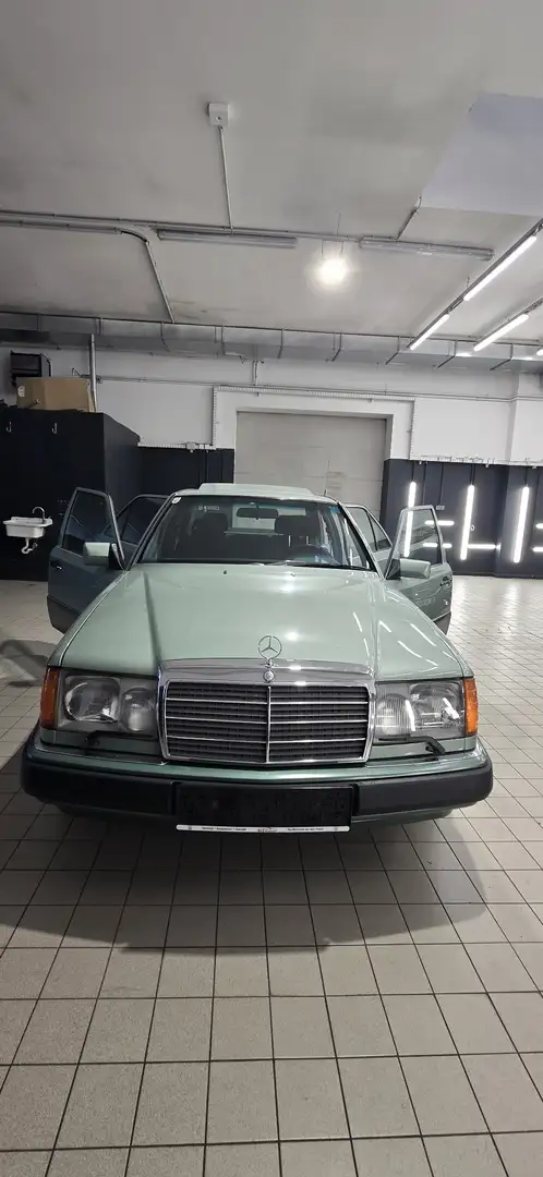 Mercedes-Benz E 300 E300 24V Groen - 1