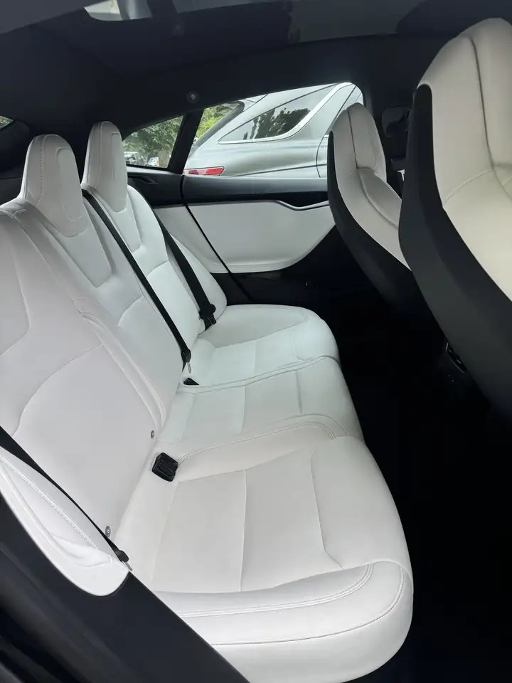 Tesla Model S снимка Tesla Model S
