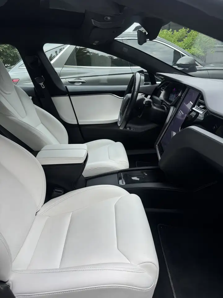 Tesla Model S снимка Tesla Model S
