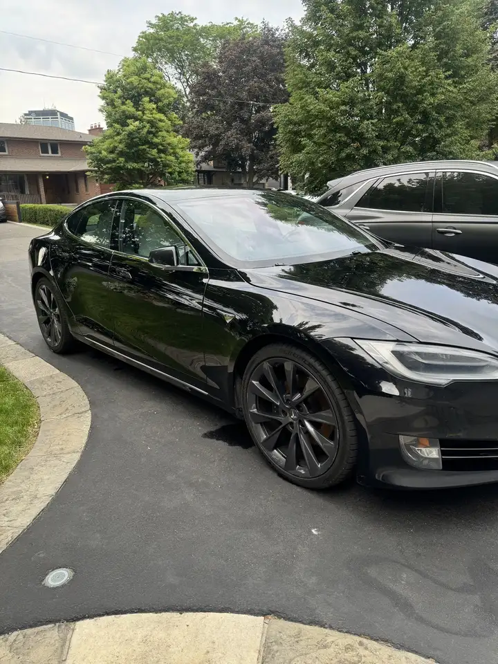 Tesla Model S снимка Tesla Model S