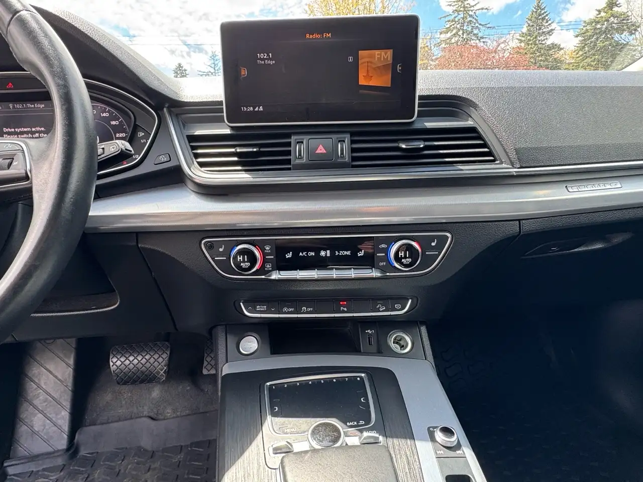 Audi Q5 снимка Audi Q5