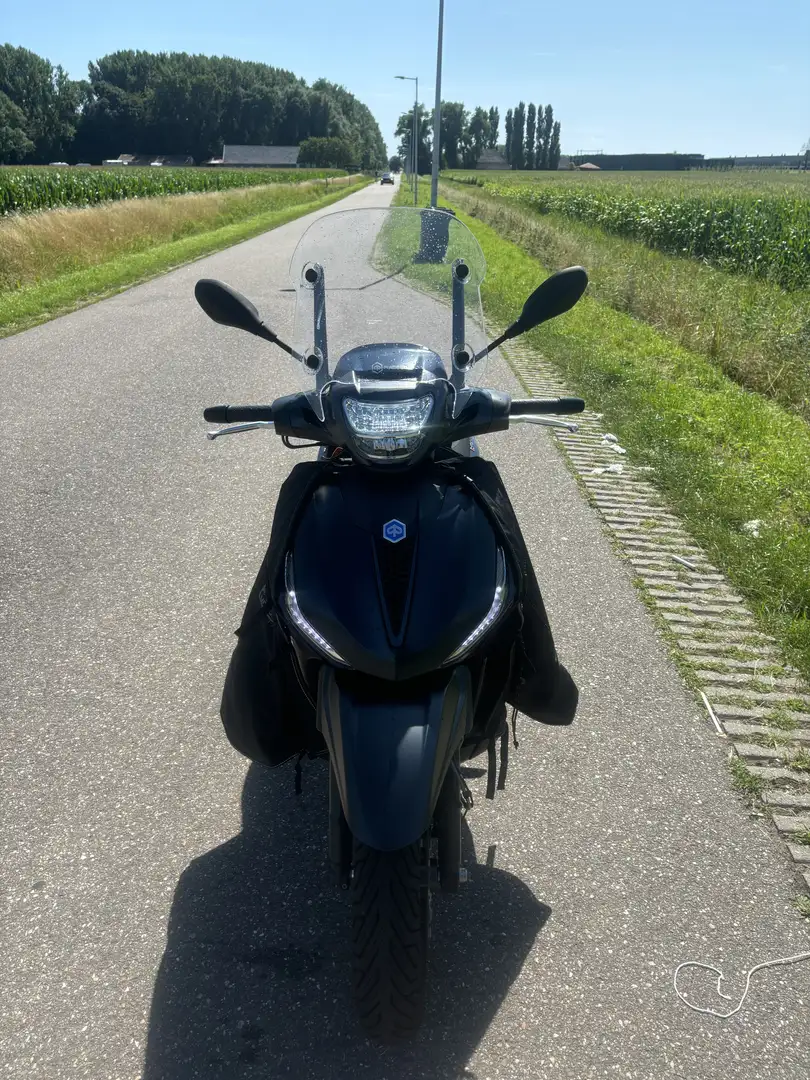 Piaggio Beverly 400 - 1