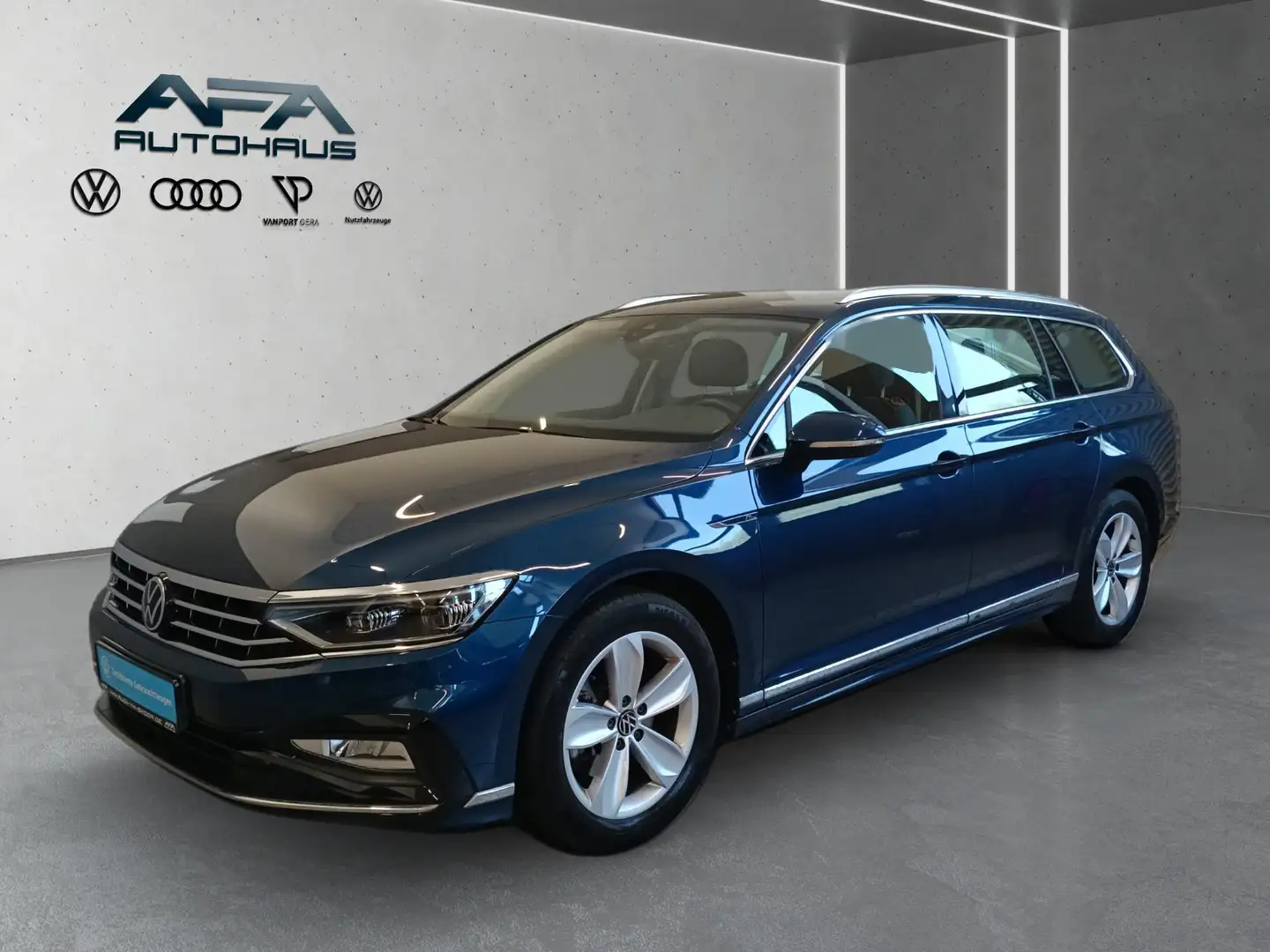 Volkswagen Passat Var. 2.0 TSI Elega. DSG R-Line*AHK*Matrix Blau - 2