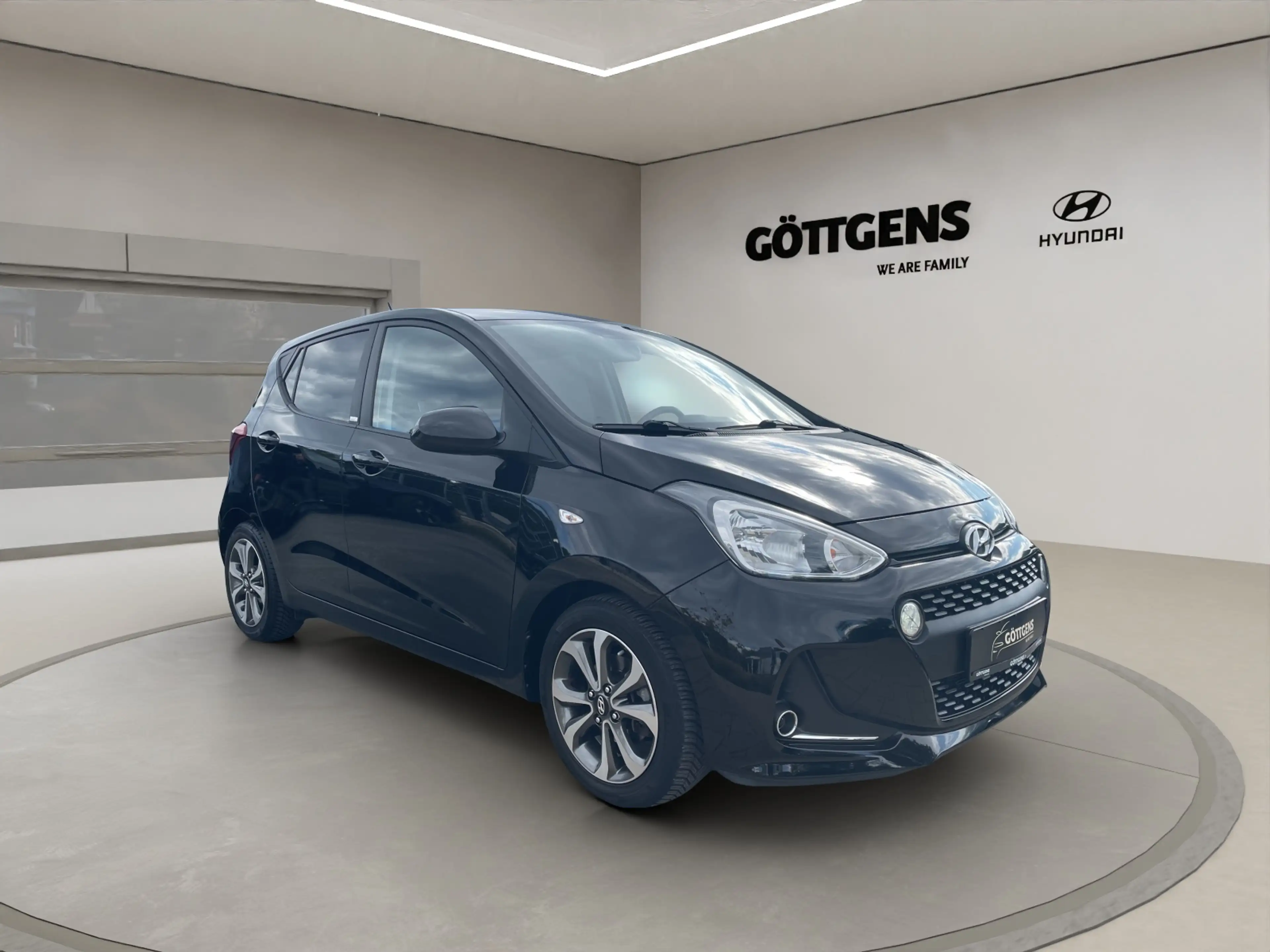 Hyundai i10 1.2 YES! Plus 15LM SITZH. BT TEMPO. KLIMA — photo 6