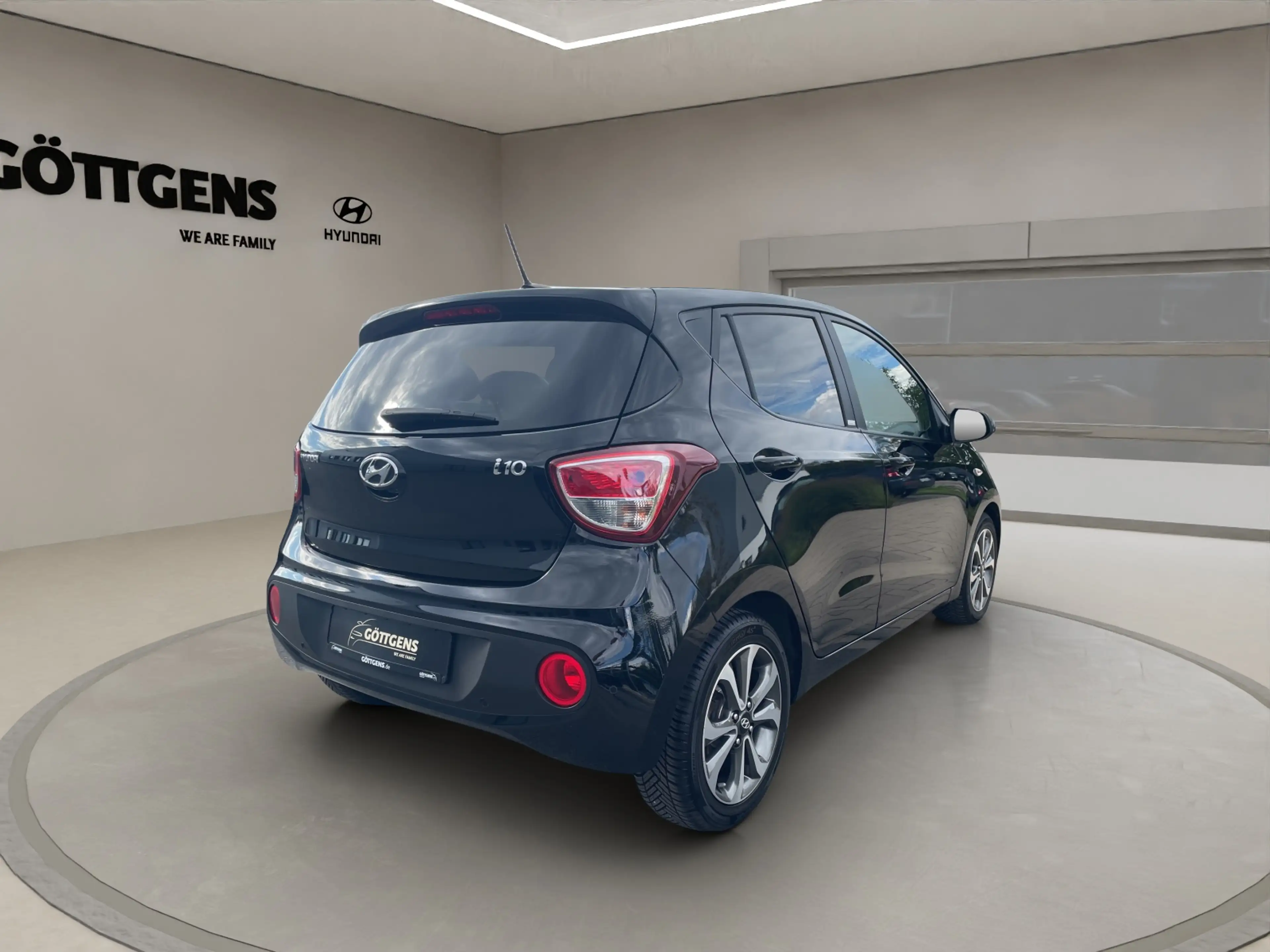 Hyundai i10 1.2 YES! Plus 15LM SITZH. BT TEMPO. KLIMA — photo 4