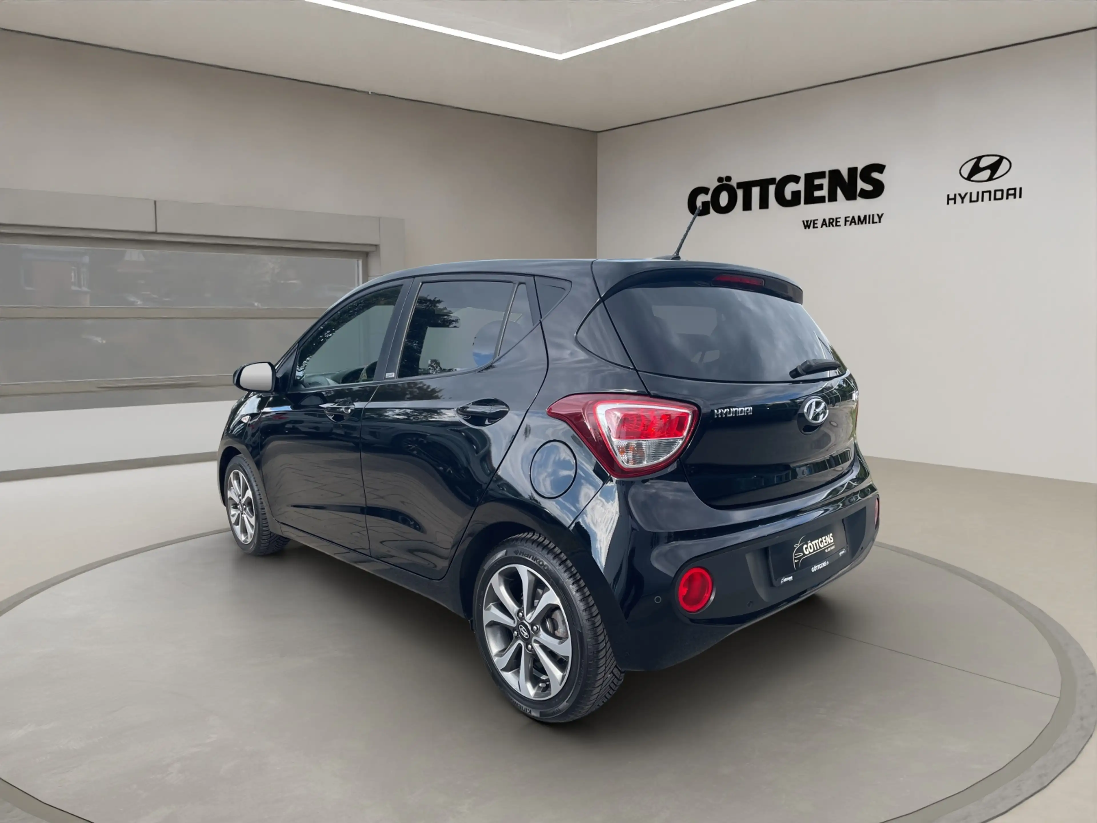 Hyundai i10 1.2 YES! Plus 15LM SITZH. BT TEMPO. KLIMA — photo 3