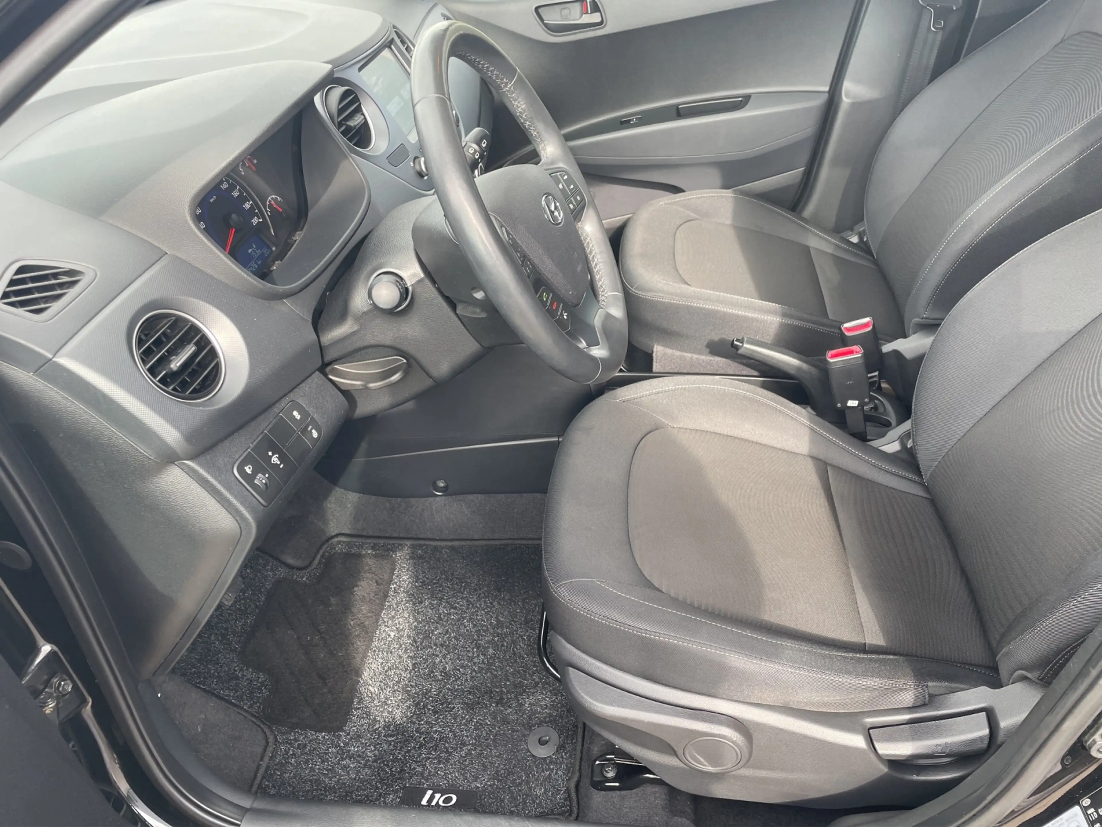 Hyundai i10 1.2 YES! Plus 15LM SITZH. BT TEMPO. KLIMA — photo 7