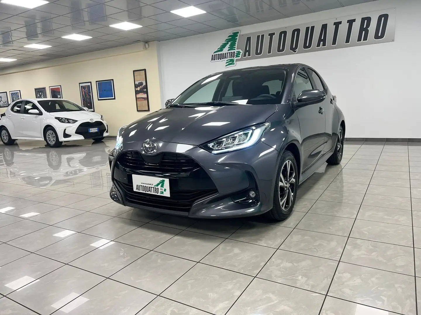 Toyota Yaris Yaris 1.5h Trend Grigio - 2