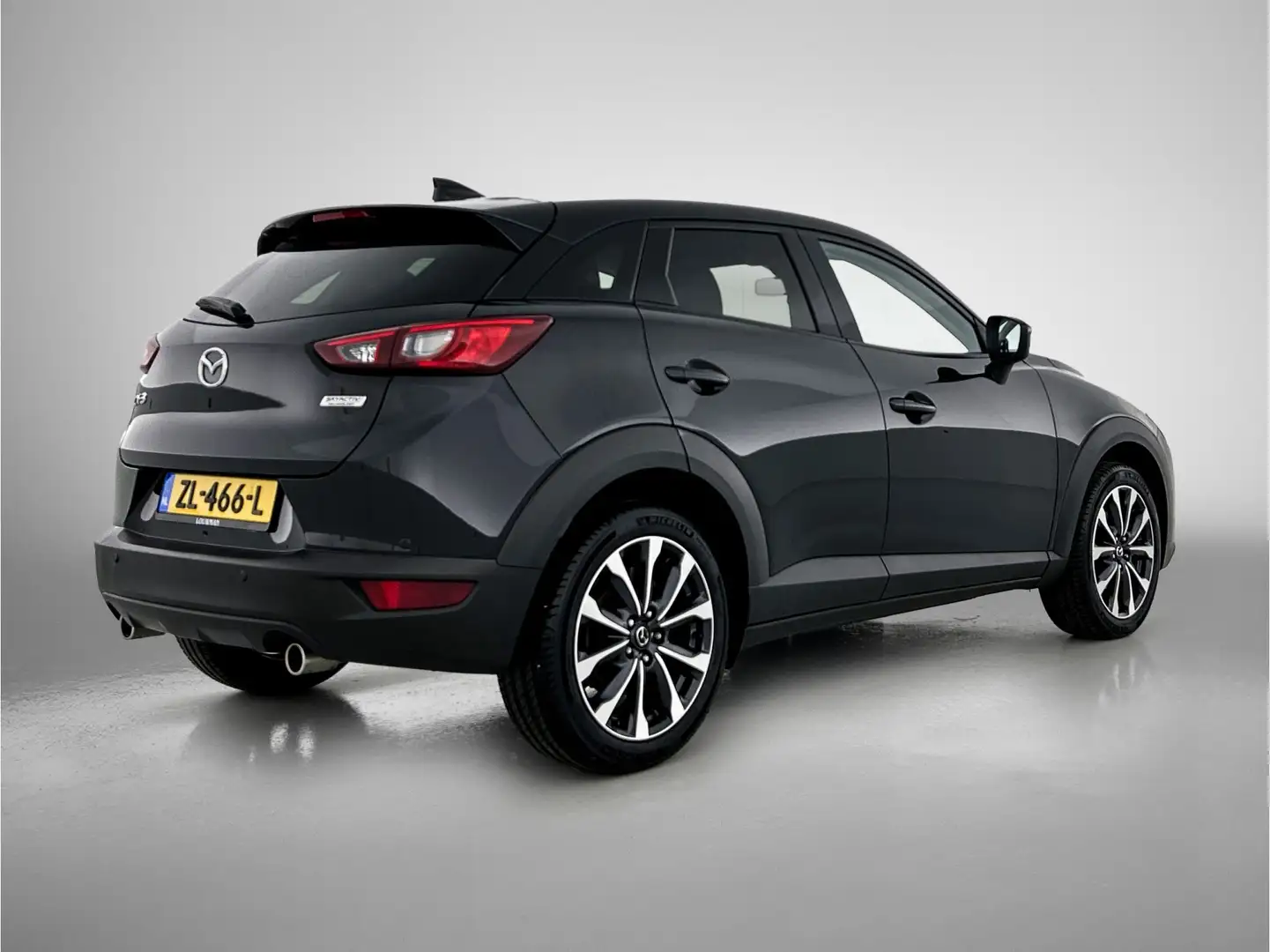 Mazda CX-3 2.0 SkyActiv-G 120 Sport Selected Zwart - 2