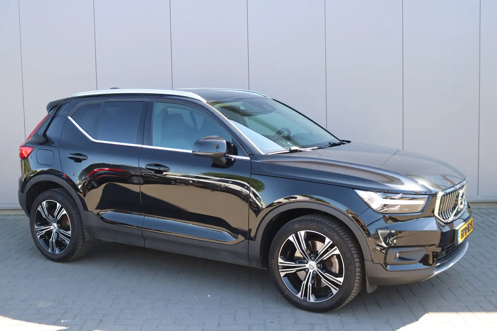 Volvo XC40 1.5 T5 265PK Recharge Inscription Leder/360-camera Zwart - 2