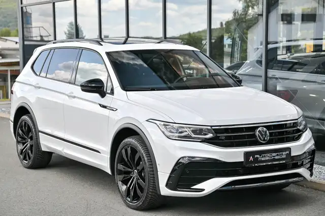 Volkswagen Tiguan Allspace view 2
