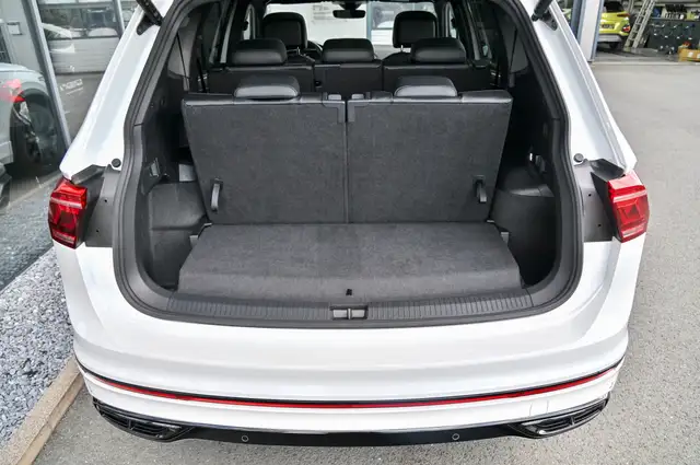 Volkswagen Tiguan Allspace view 10