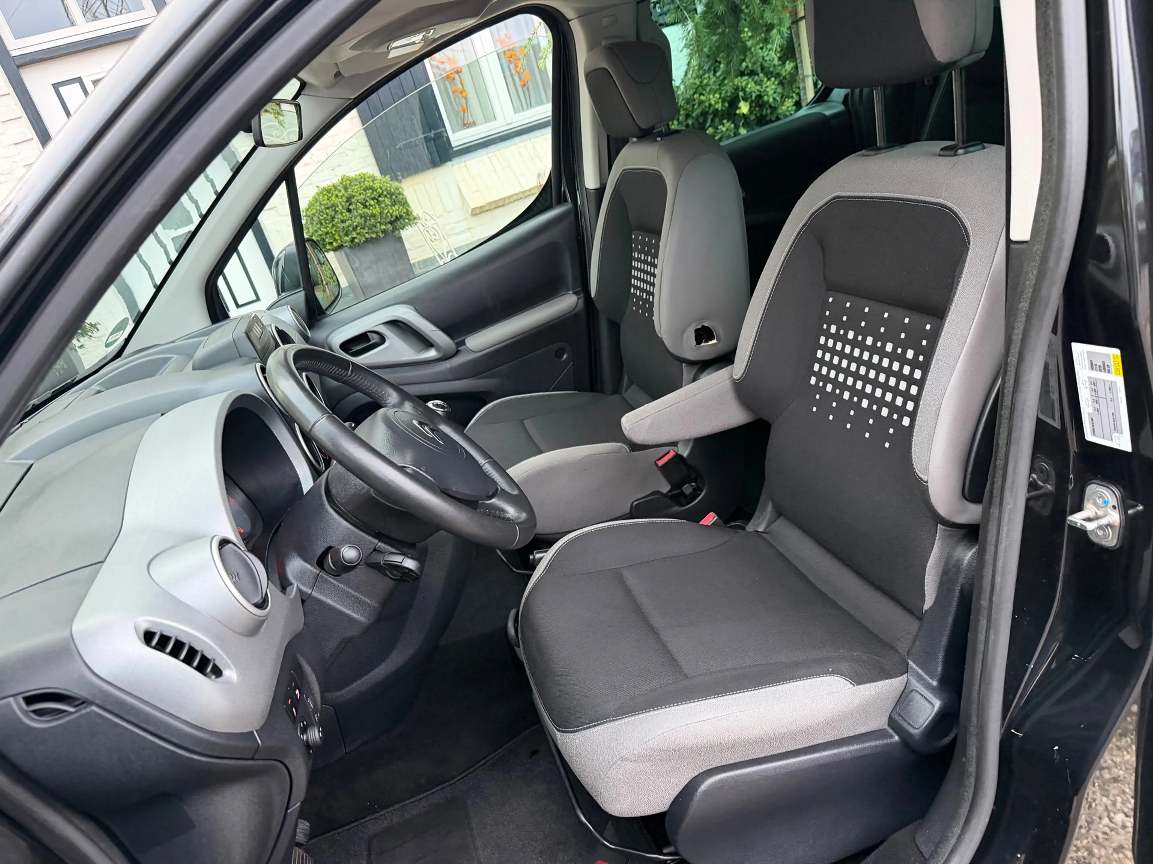 Citroen Berlingo 1.6 VTi Feel|Bluetooth|Airco|Cruise|PDC|Nette auto — photo 7