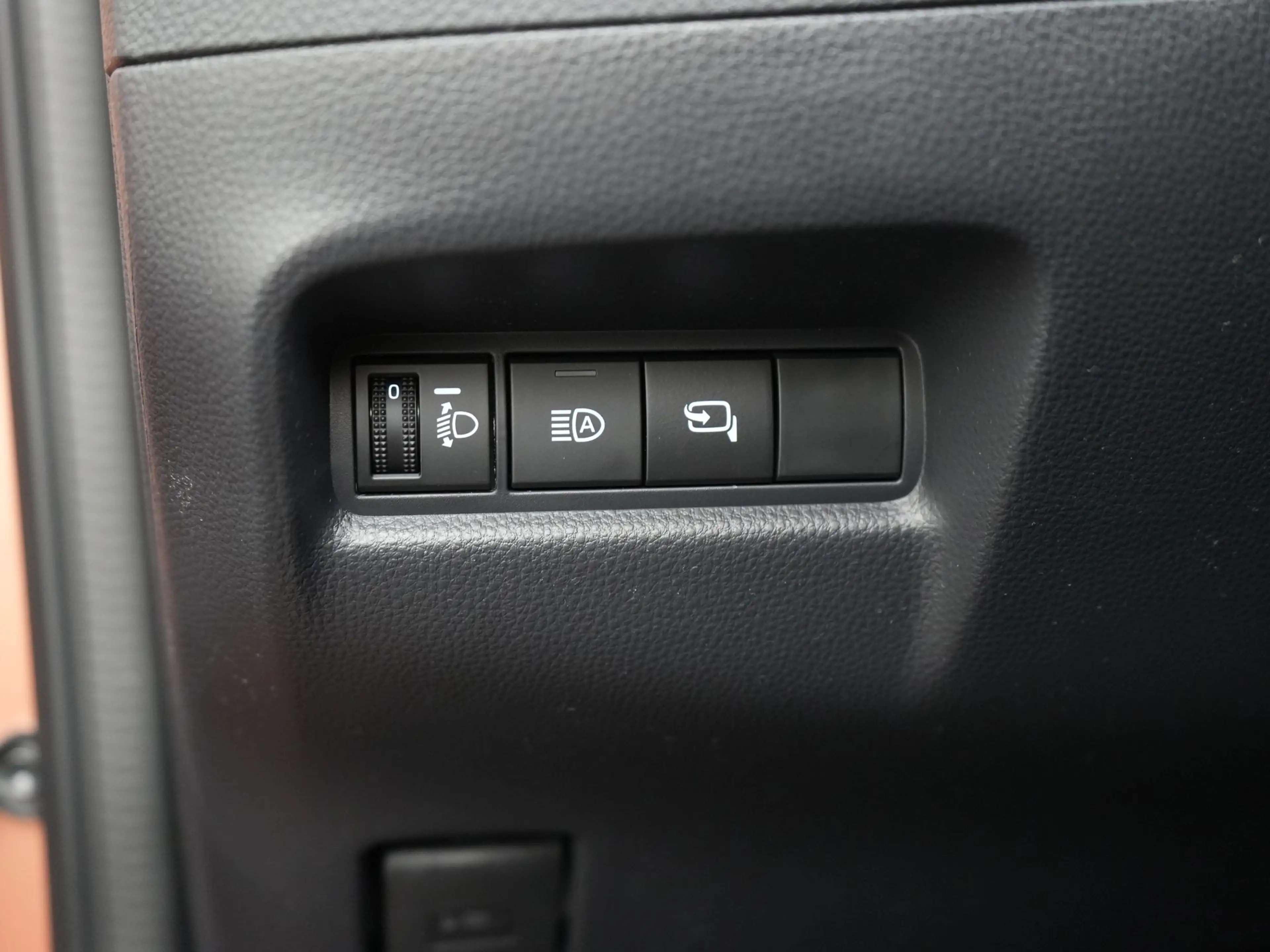Toyota Aygo X Hybrid 115 PK envy CABRIOLET ||incl. Lounge Pack|| — photo 4