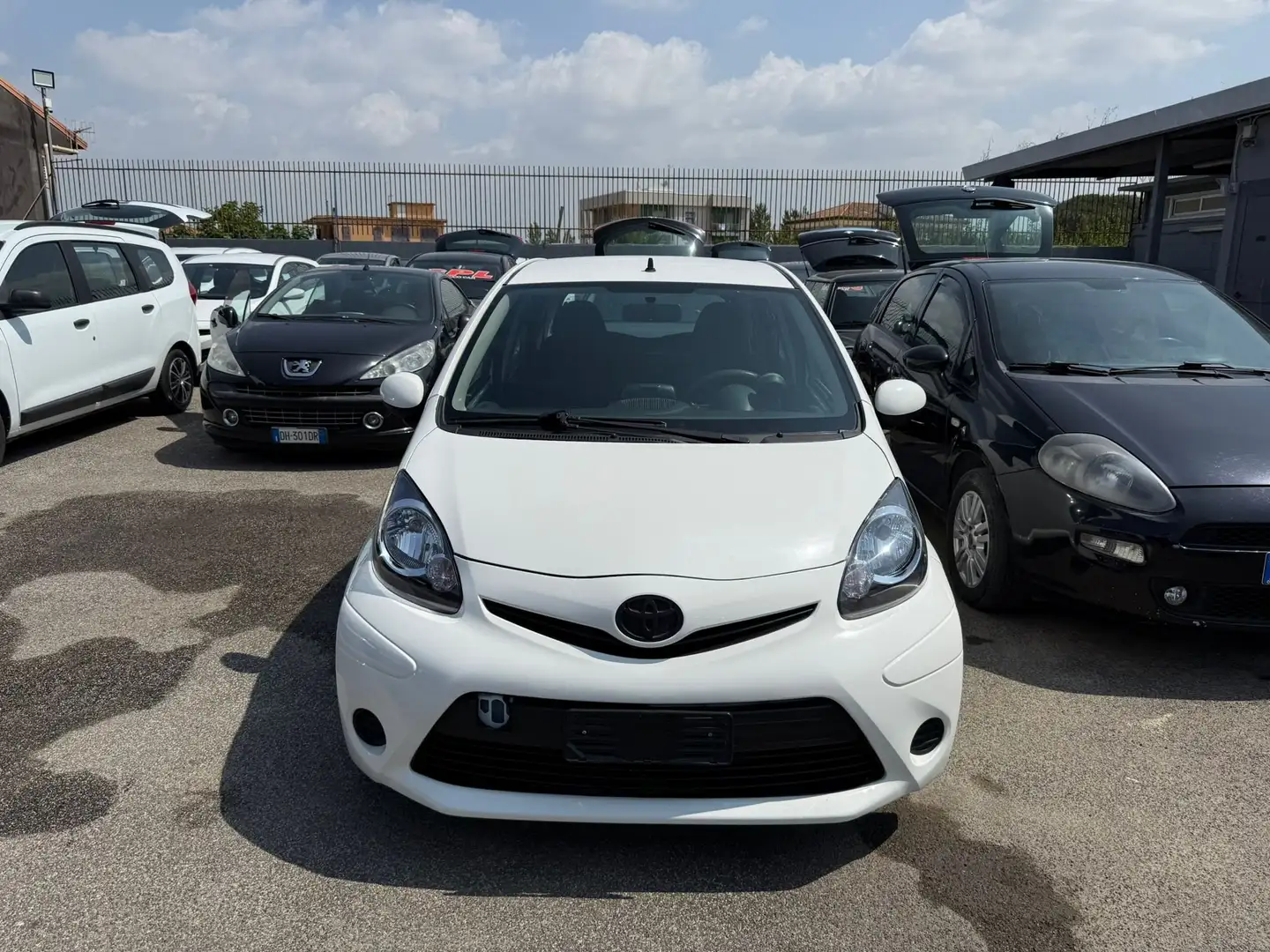 Toyota Aygo Aygo 5p 1.0 Sol Connect Red Edition - 1