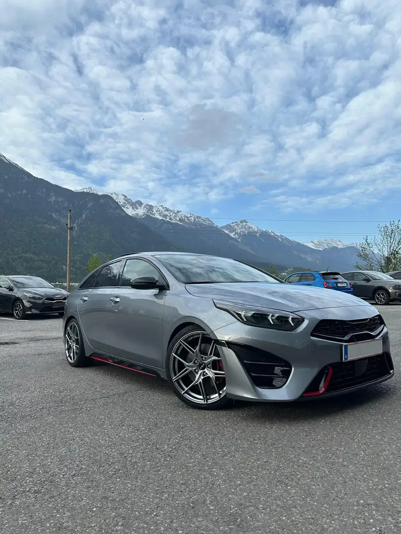 Kia ProCeed / pro_cee'd pro ceed 1,6 TGDI GPF GT DCT Aut. Silber - 1