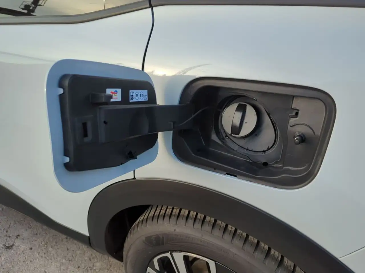 Citroen C4 Hybrid 145 MAX 15
