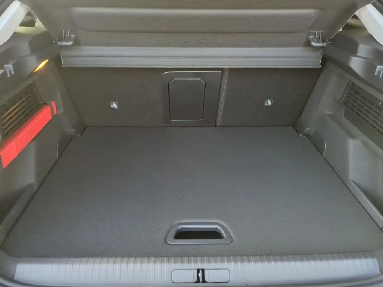 Citroen C4 Hybrid 145 MAX 12