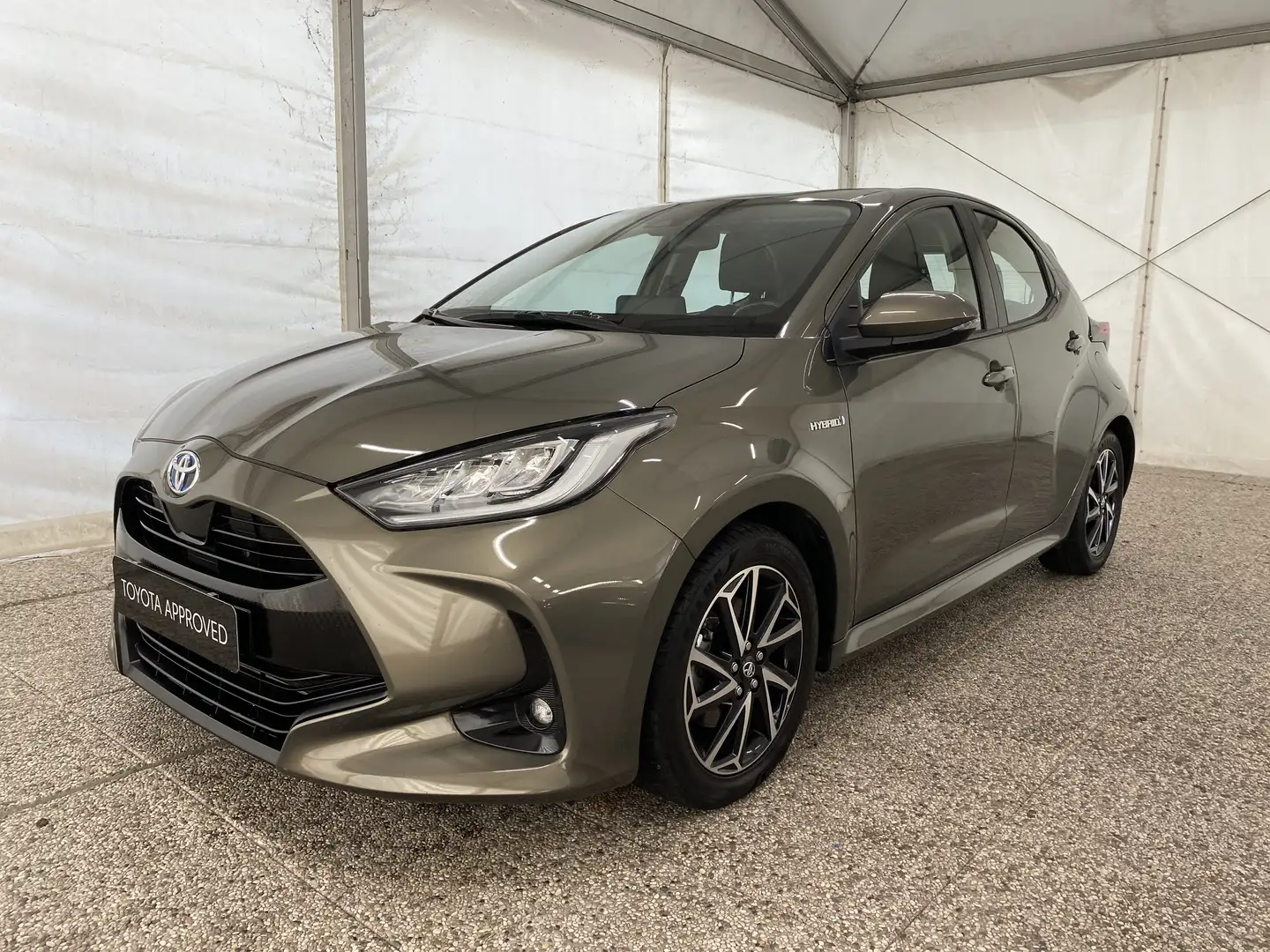 Toyota Yaris Yaris 1.5h Trend Grijs - 1