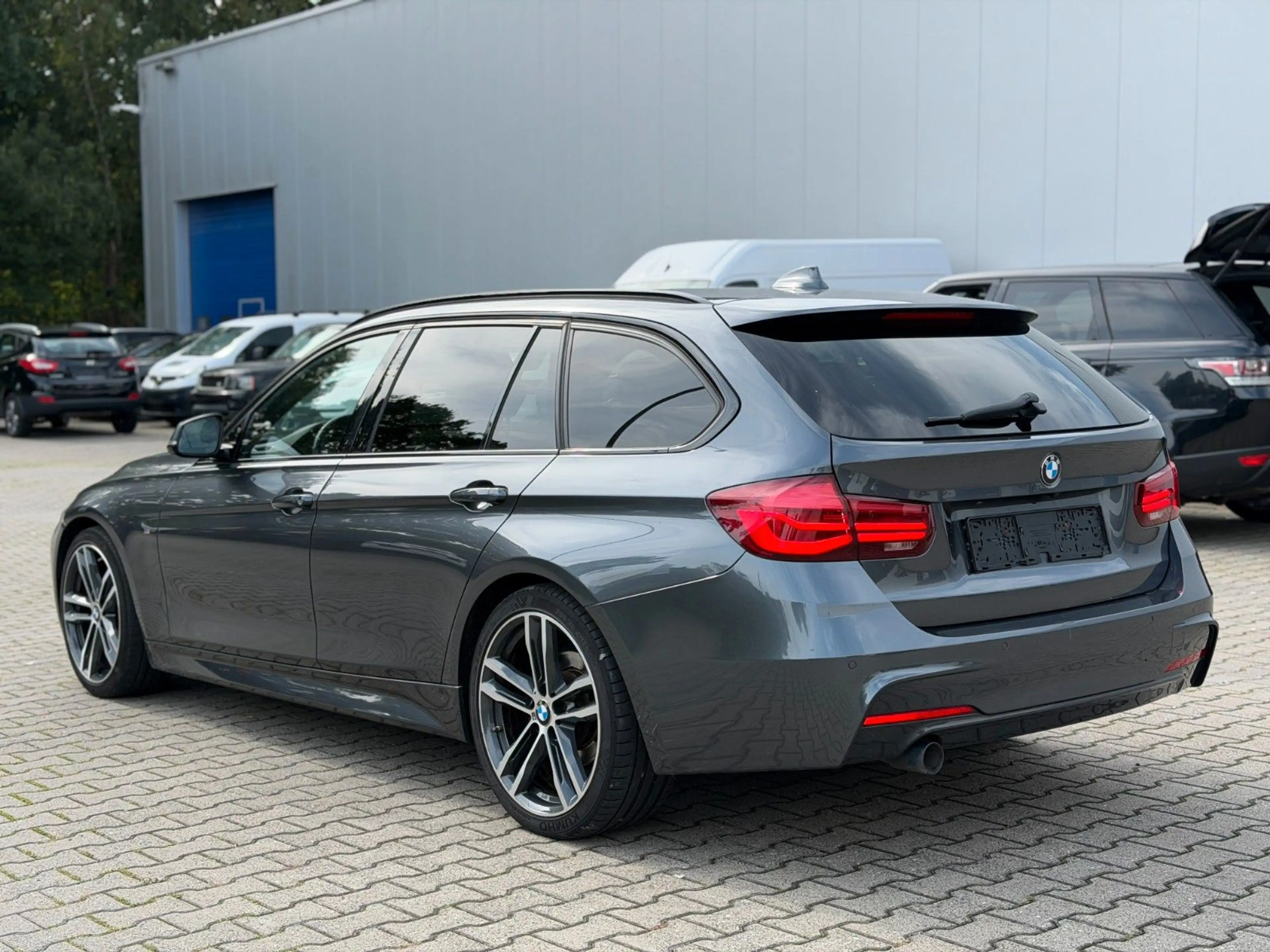 BMW 318 d Touring M Sport Shadow *Kamera*LED* — photo 14