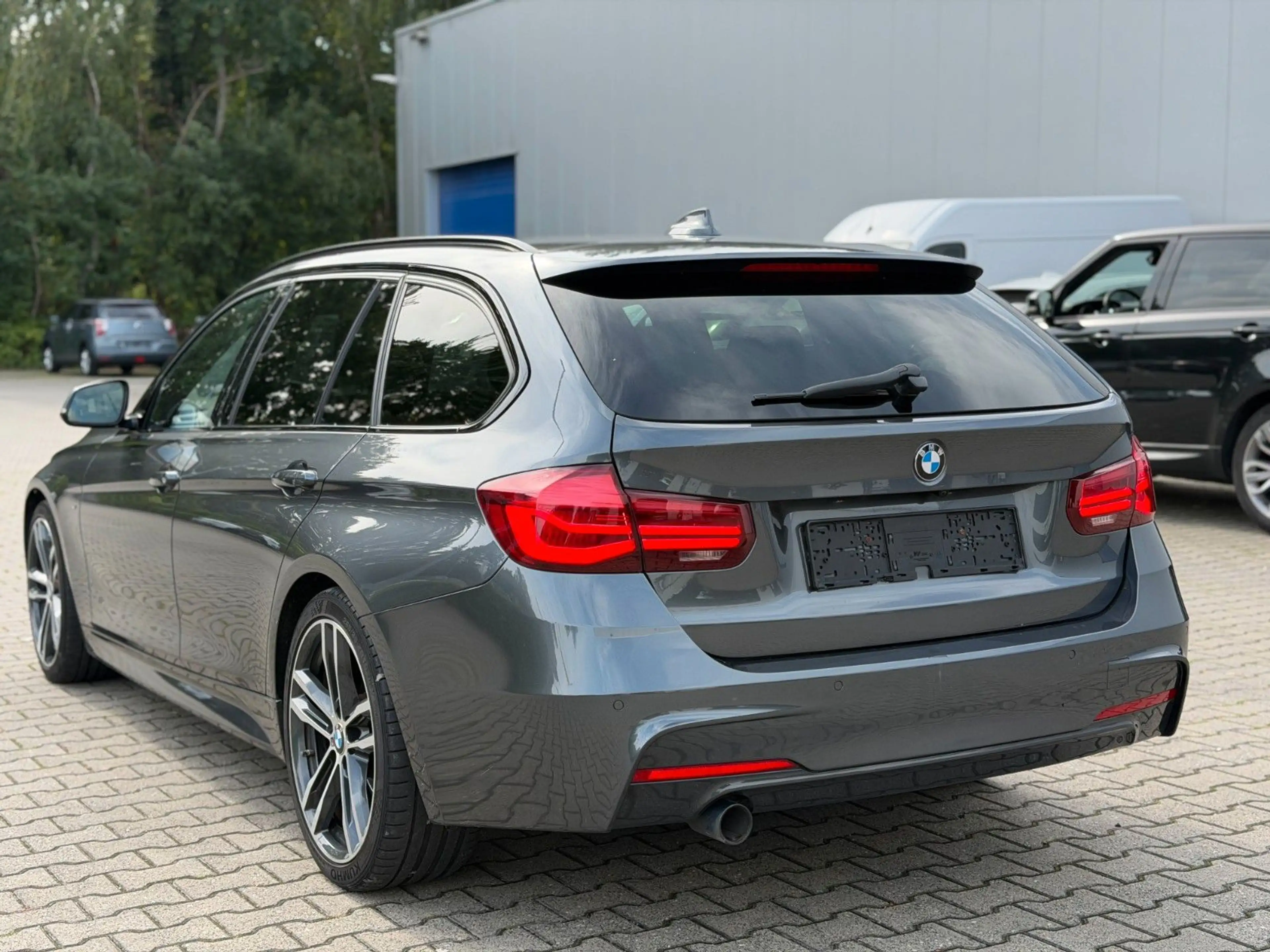 BMW 318 d Touring M Sport Shadow *Kamera*LED* — photo 13