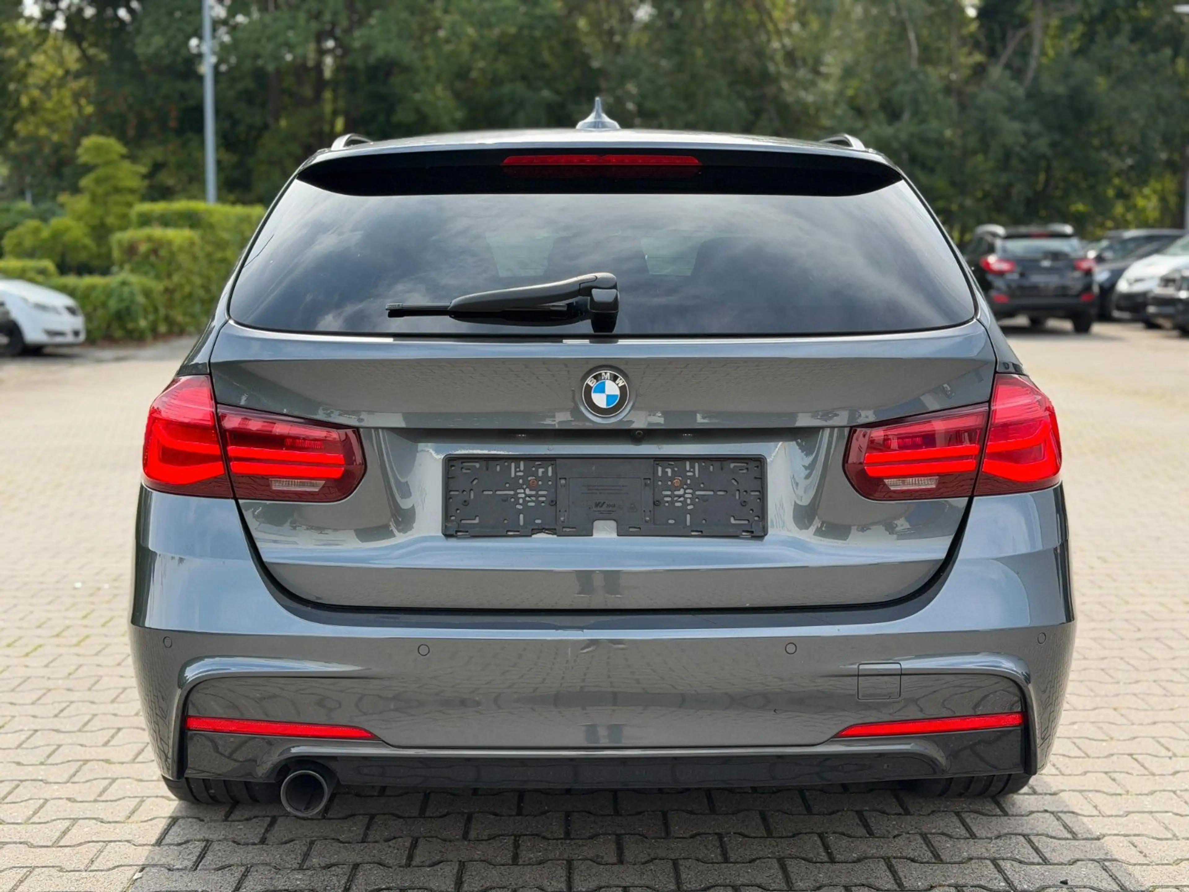 BMW 318 d Touring M Sport Shadow *Kamera*LED* — photo 10