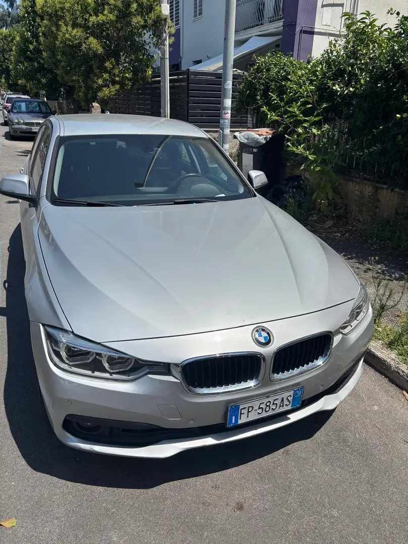 BMW 318 Serie 3 F30 Berlina 318d Business Advantage auto Argento - 1