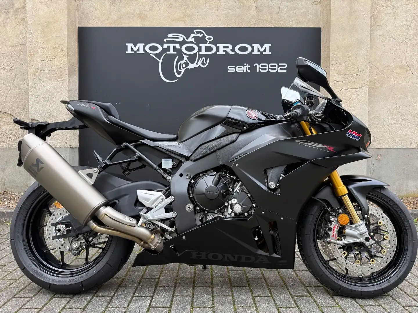 Honda CBR 1000 RR-R Preisgarantie Fekete - 1