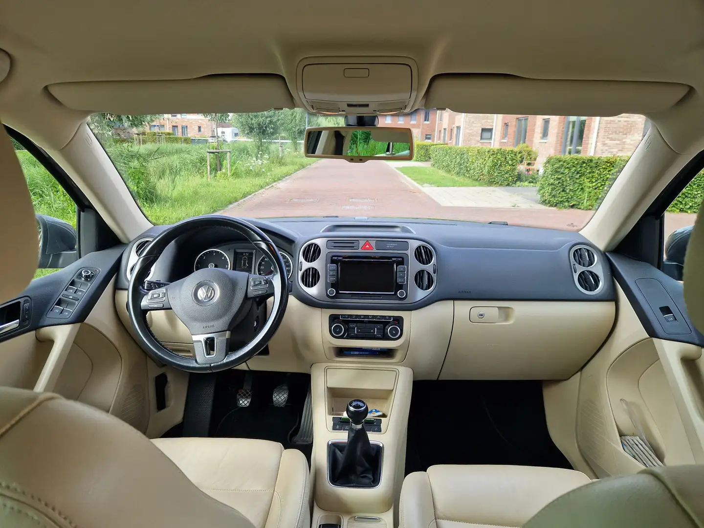 Volkswagen Tiguan Tiguan 2.0 TDI Sport 4 Motion Grijs - 2