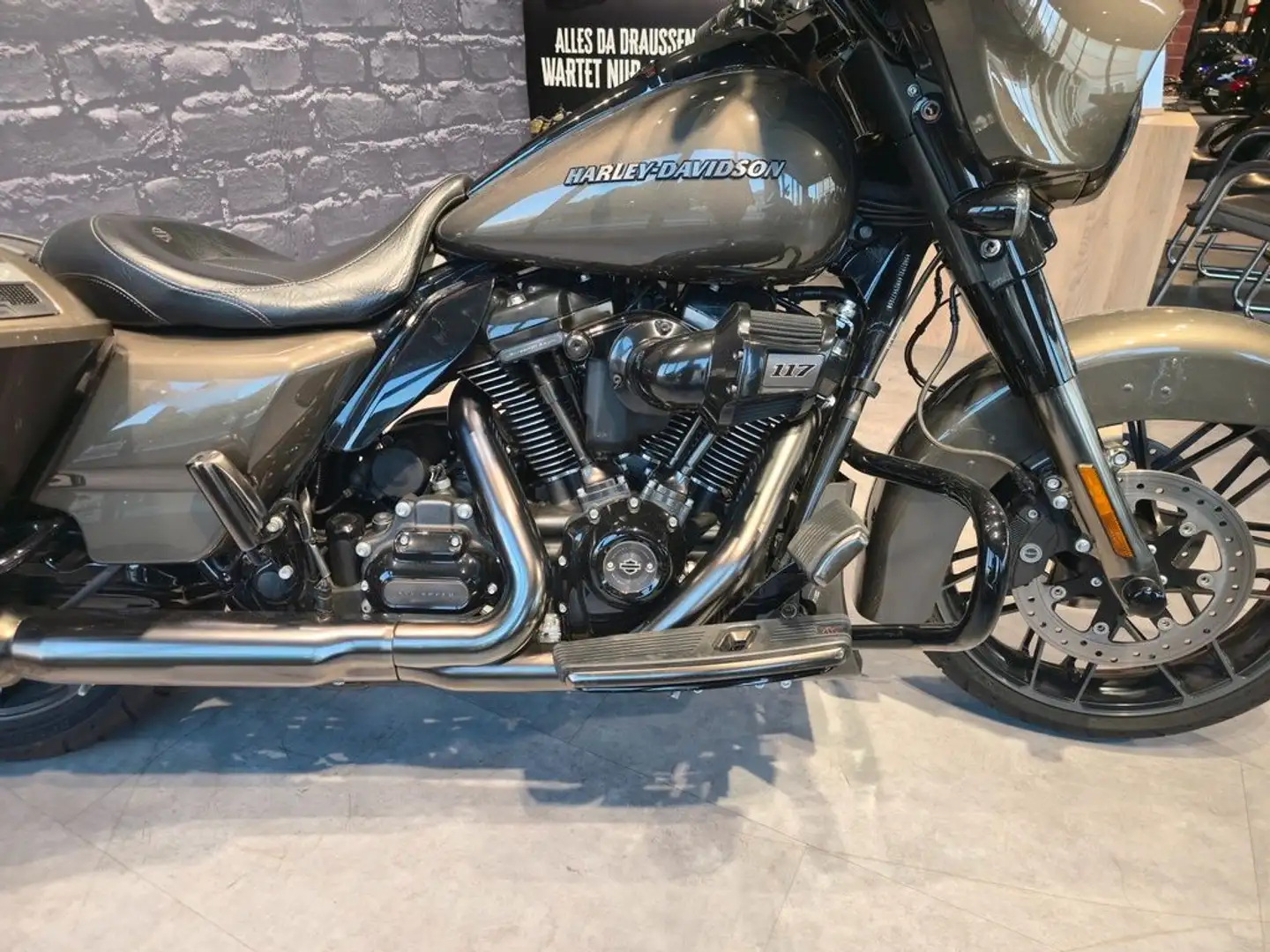 Harley-Davidson Street Glide CVO - 2