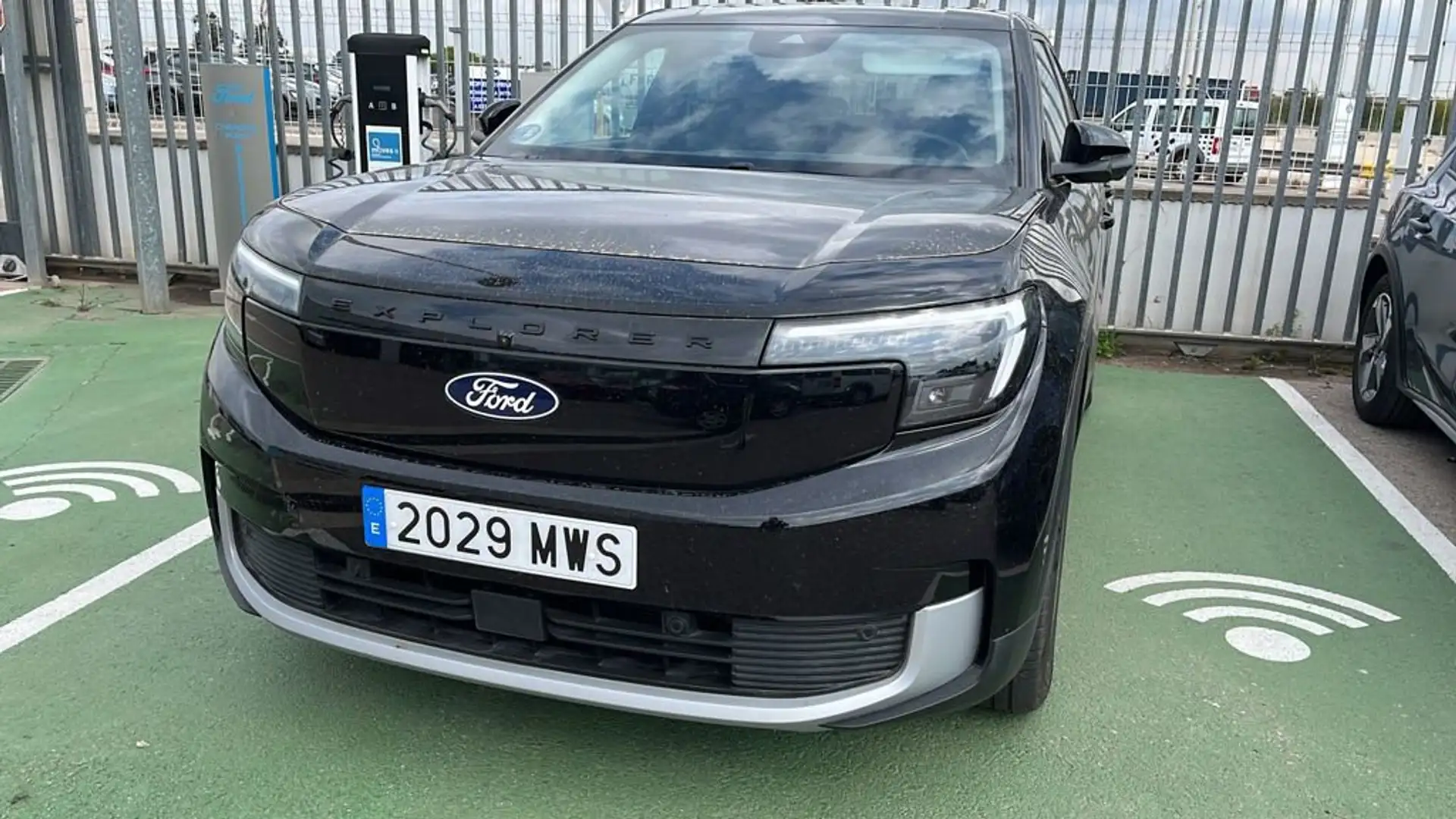 Ford Explorer RWD Rango Extendido Premium 77kWh Negro - 1