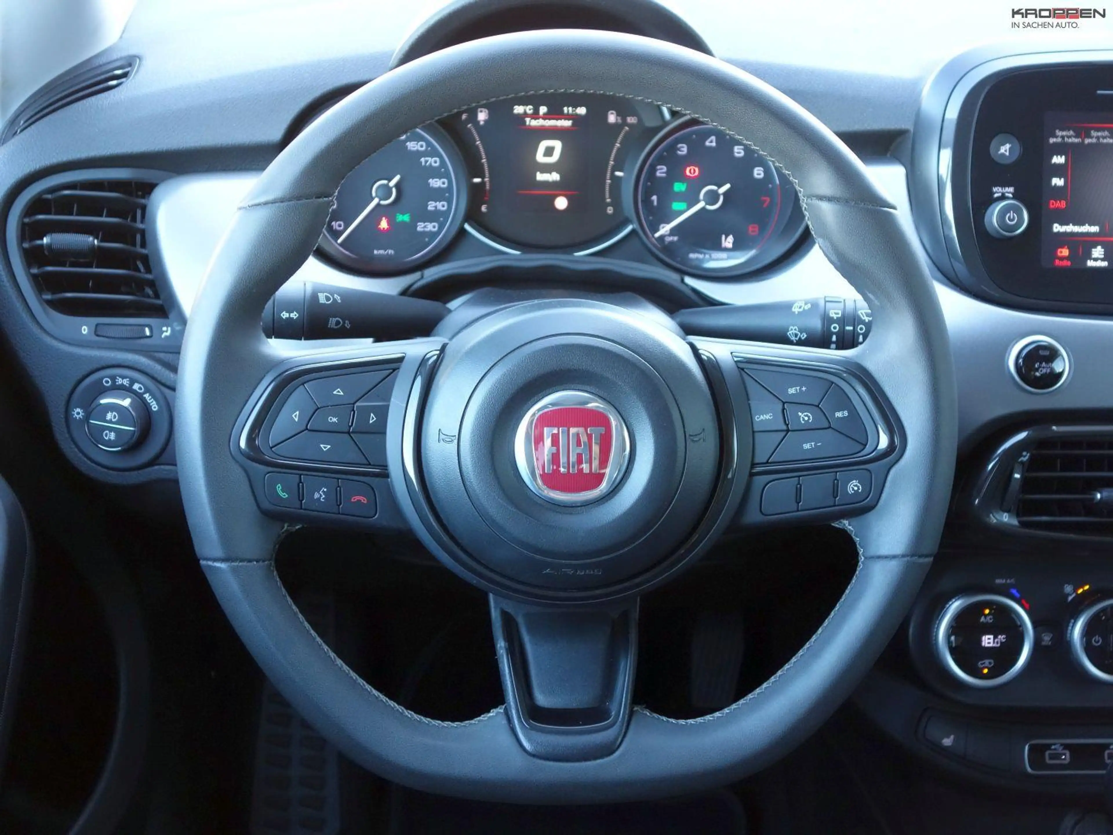 Fiat 500X SPORT HYBRID SHZ KAMERA LED NAV TEMPOMAT — photo 8