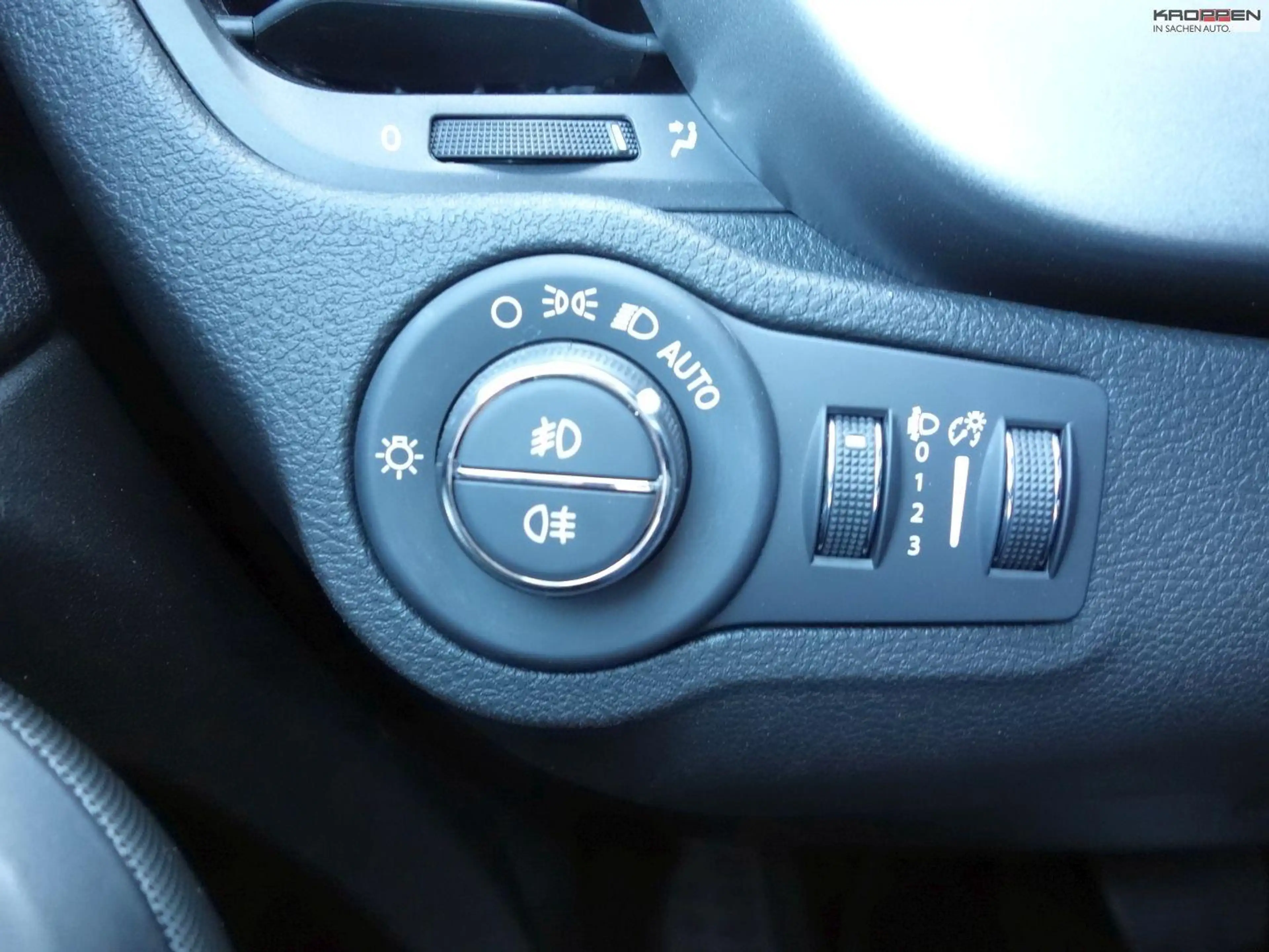 Fiat 500X SPORT HYBRID SHZ KAMERA LED NAV TEMPOMAT — photo 11