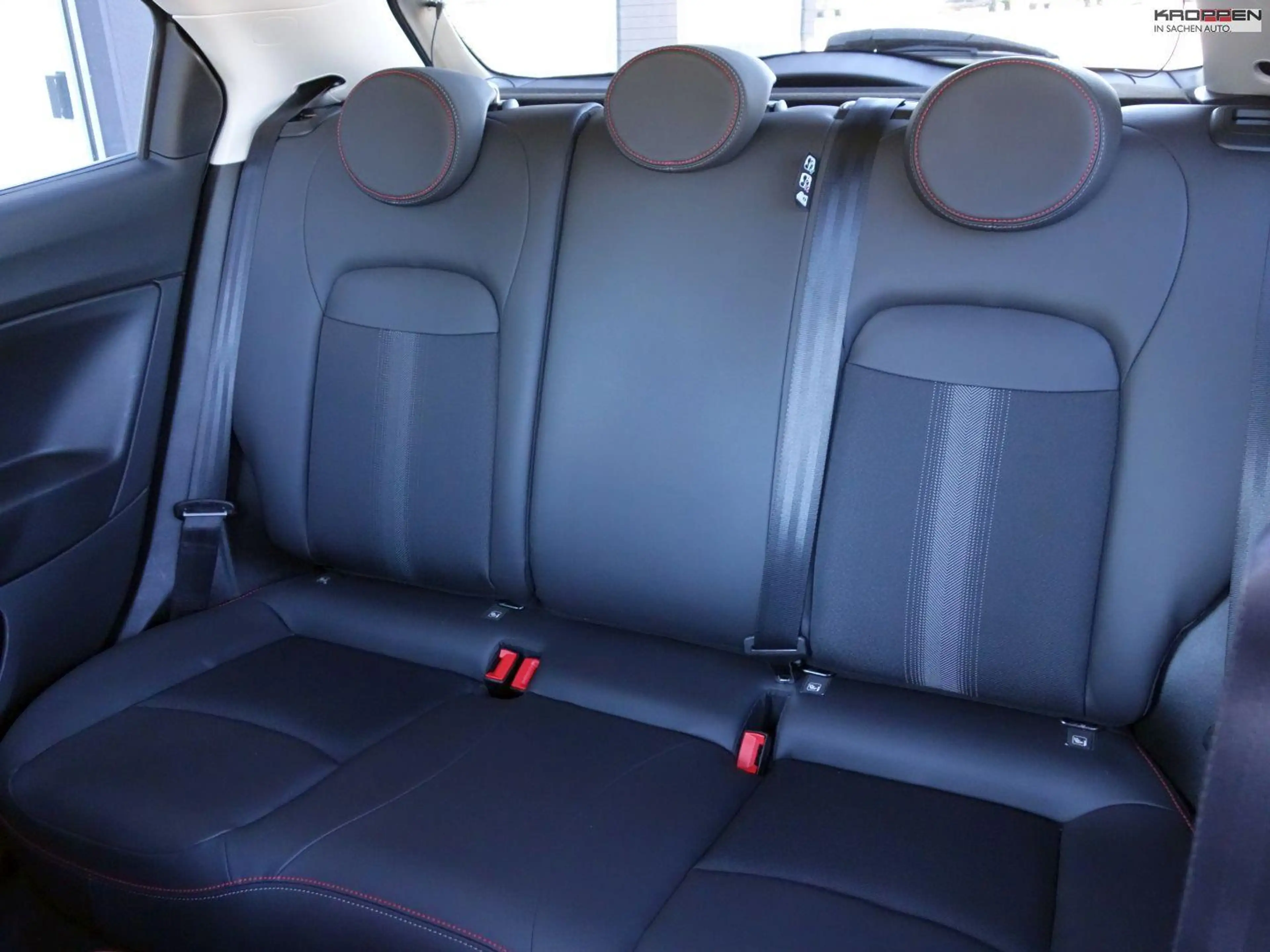 Fiat 500X SPORT HYBRID SHZ KAMERA LED NAV TEMPOMAT — photo 6