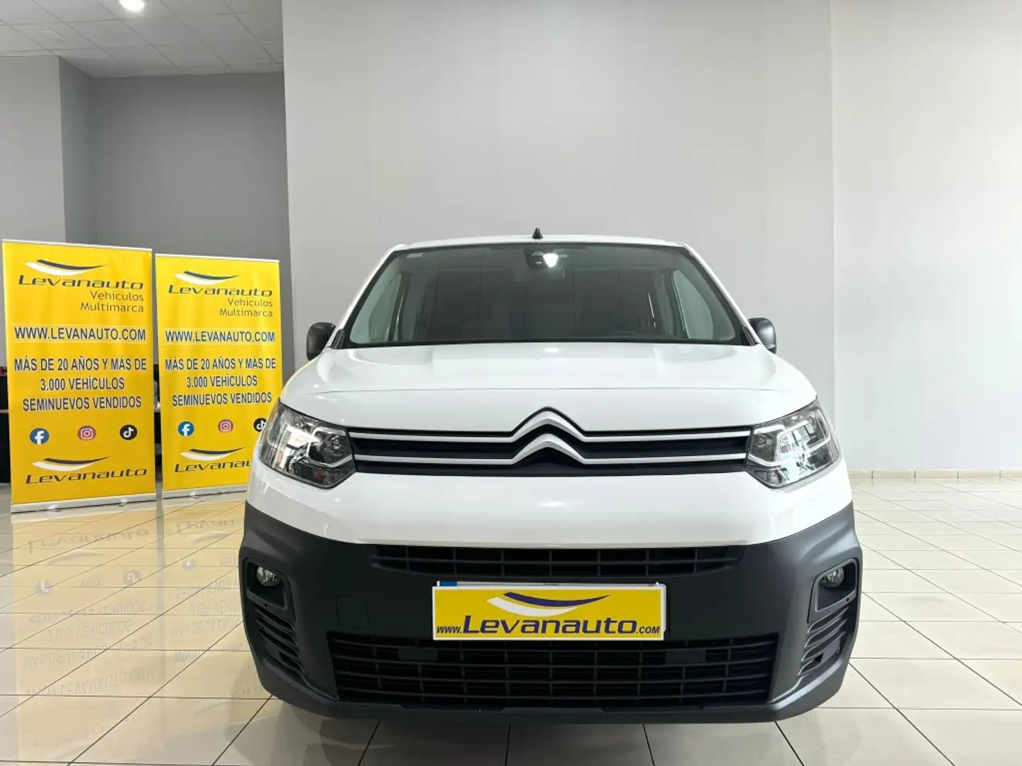 Citroen Berlingo BlueHDi S&S Talla M 100 años 100 Blanco - 2