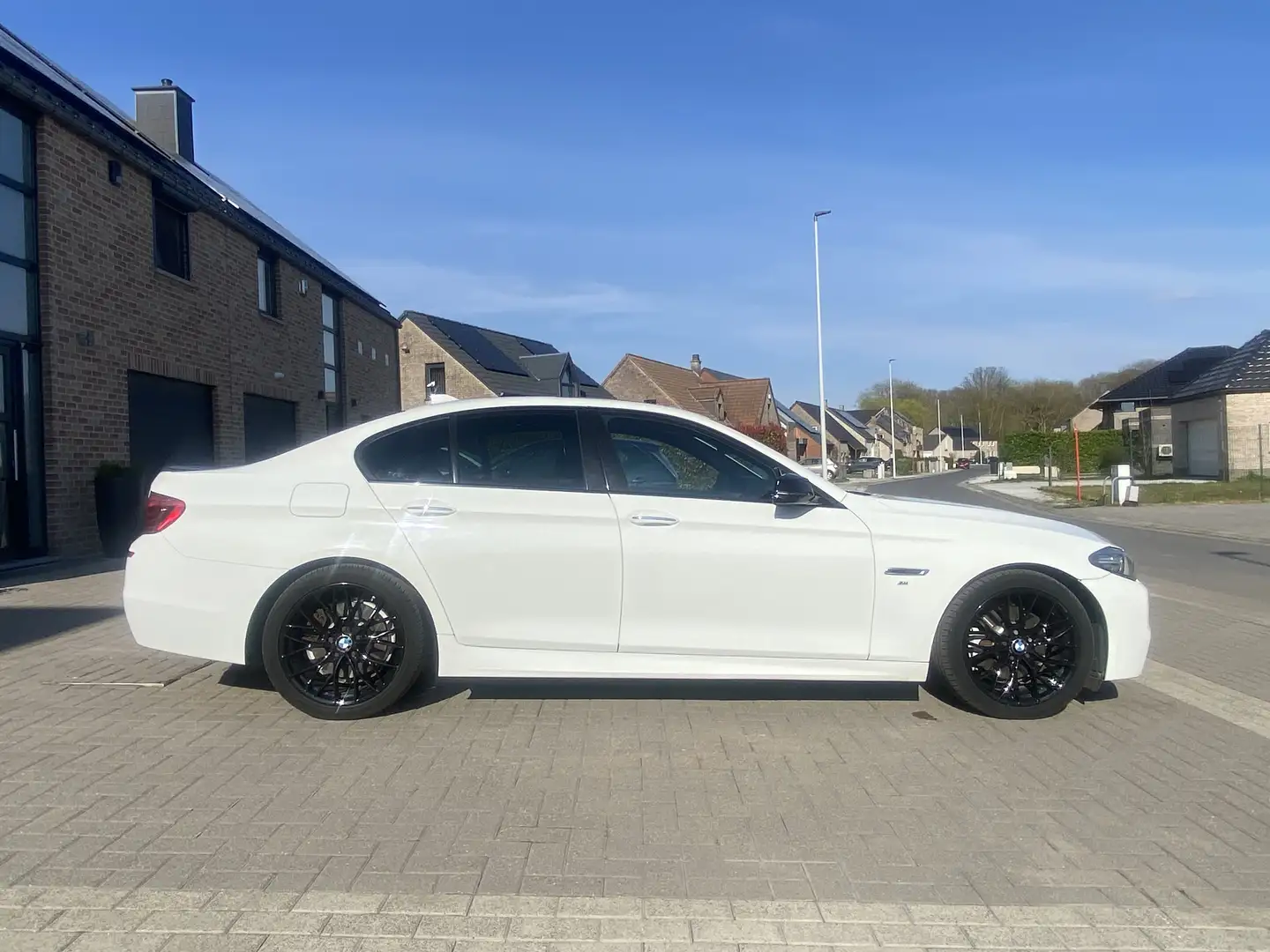 BMW 520 XDRIVE 520 euro 6B (190ch ) Pack M 0484.78.98.10 - 1