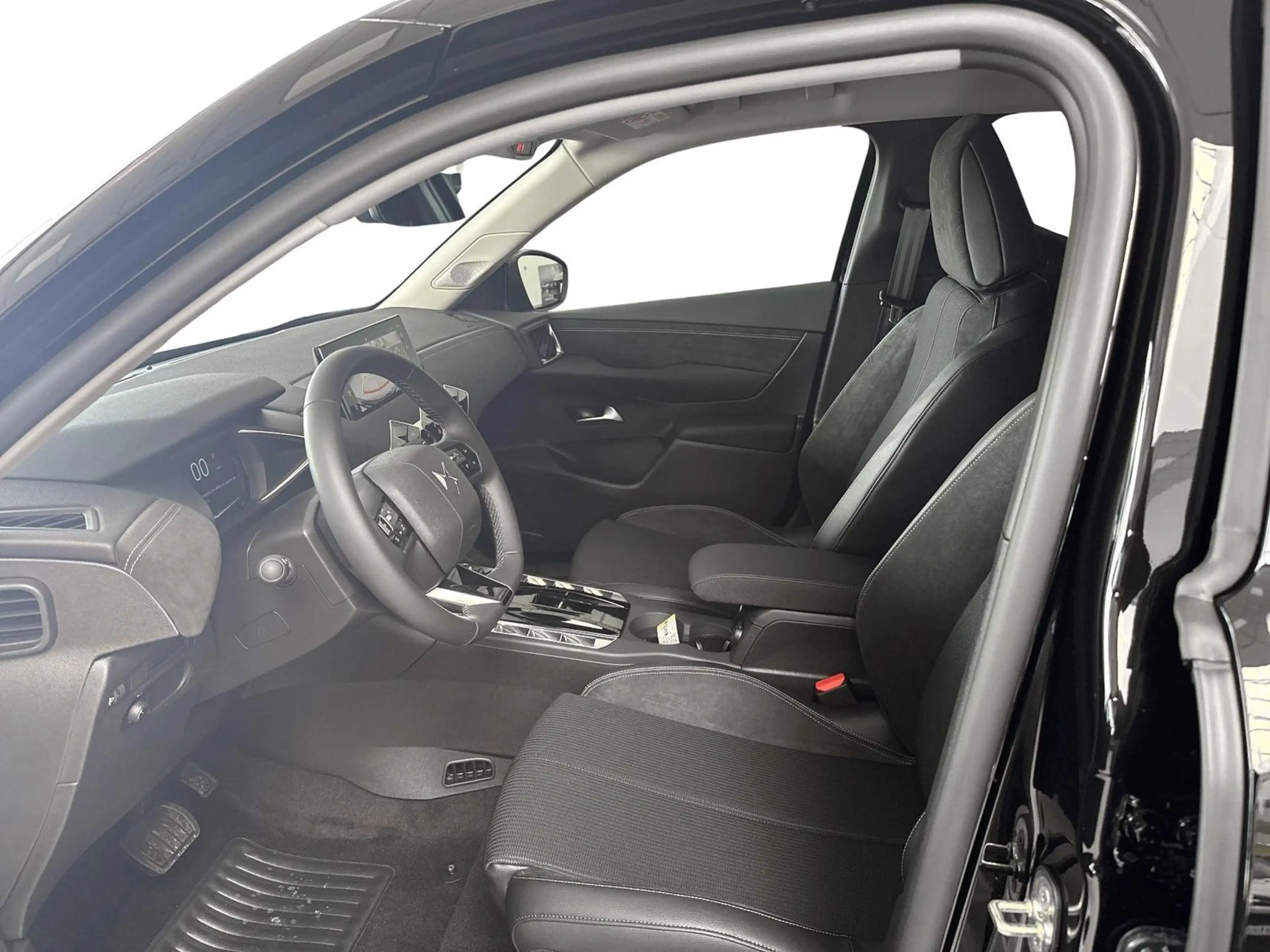 DS Automobiles DS 3 ÉTOILE HYBRID 145PS — photo 7