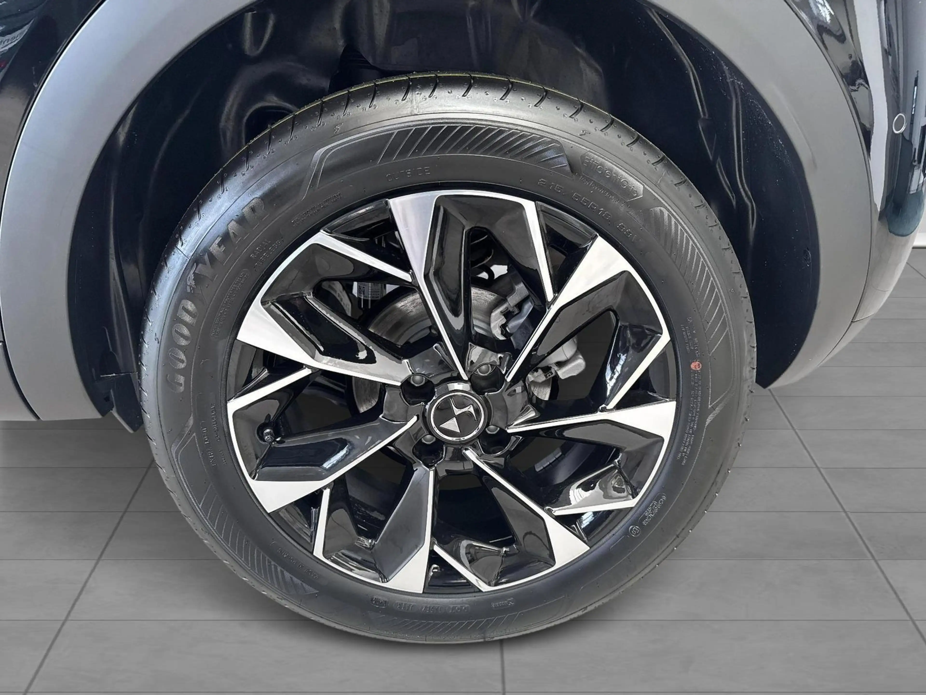 DS Automobiles DS 3 ÉTOILE HYBRID 145PS — photo 6