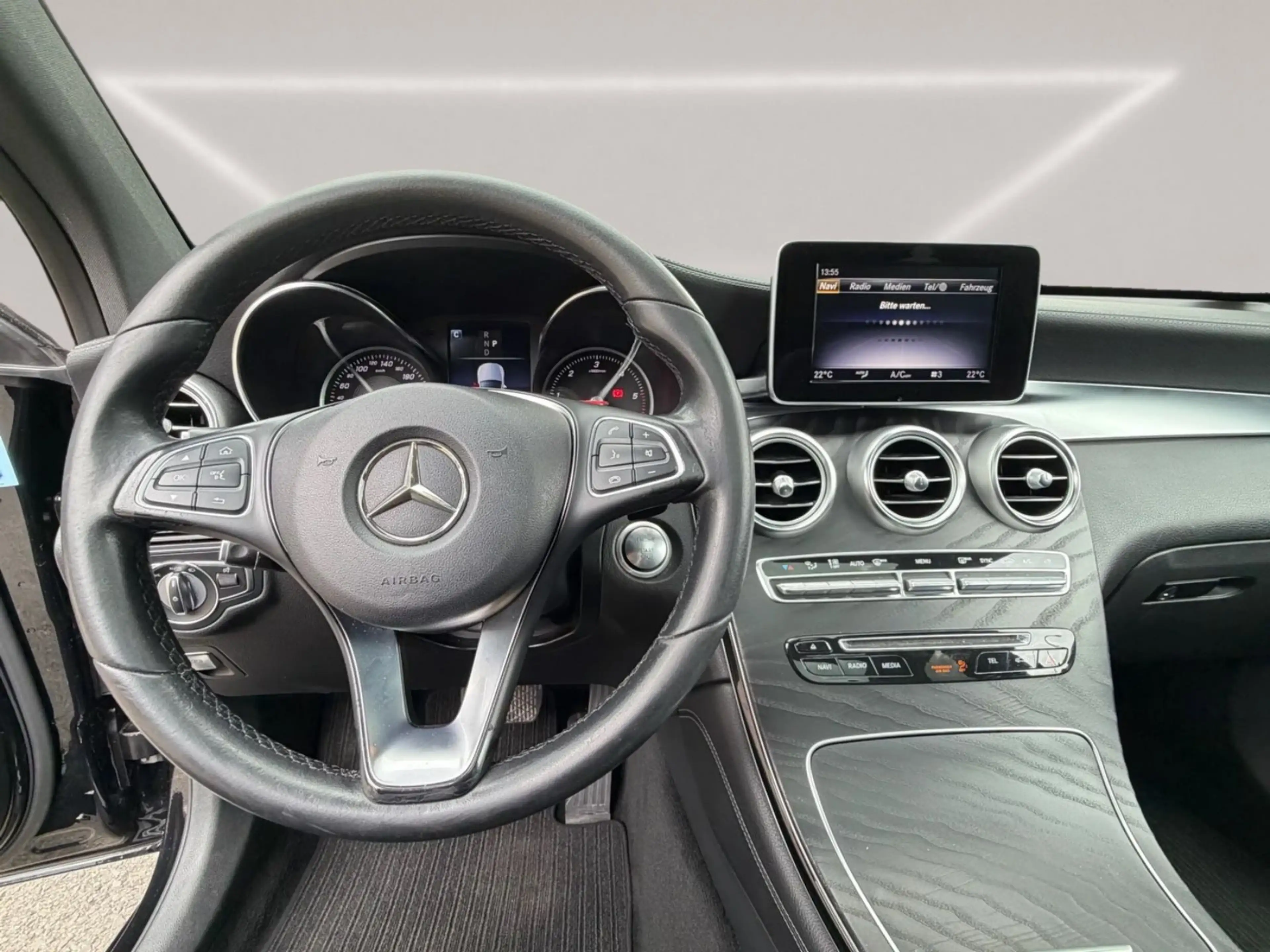 Mercedes-Benz GLC 250 d 4Matic/Exclusiv/Pano/LED/AHK/R-Kamera — photo 12