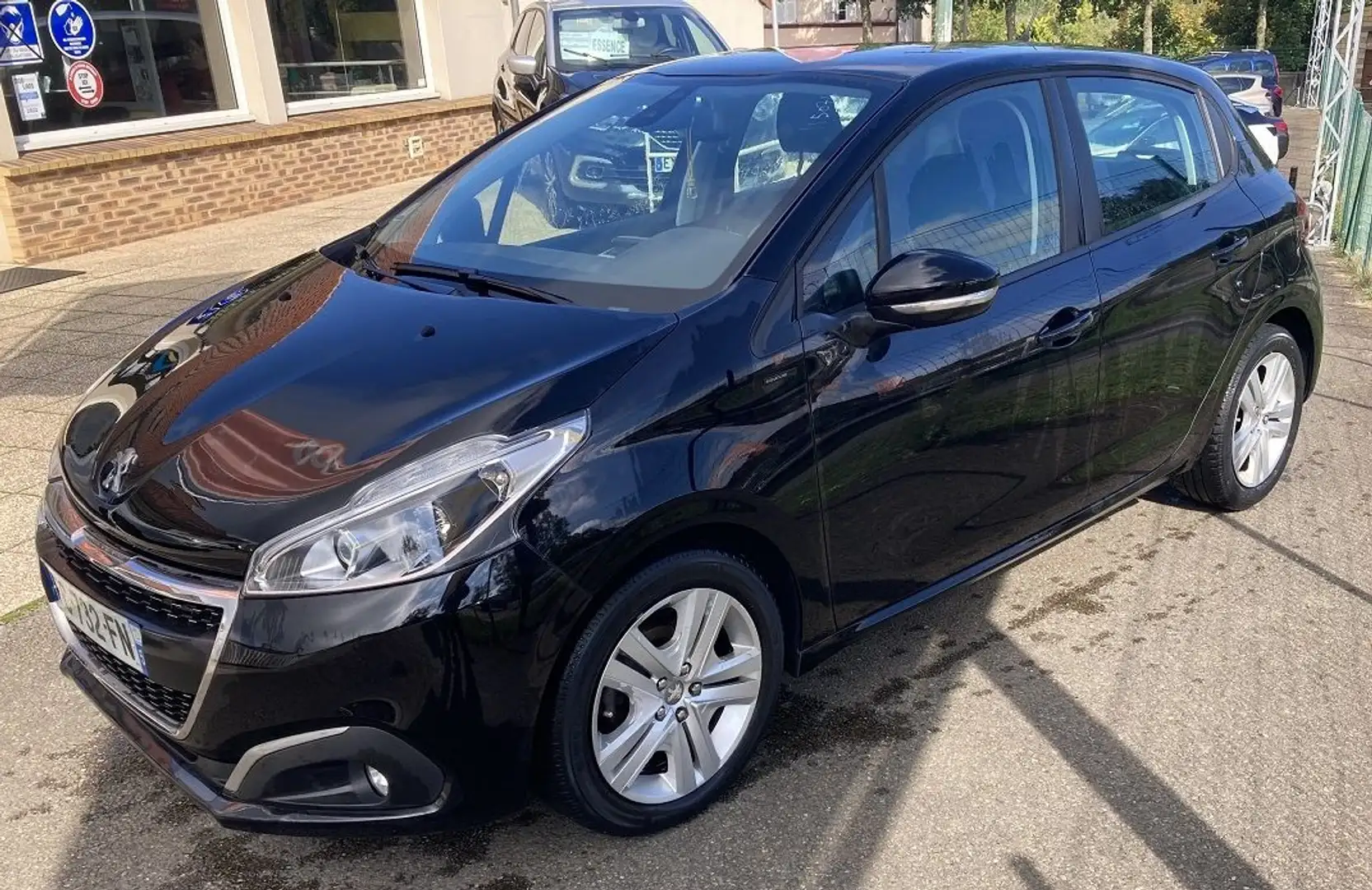 Peugeot 208 1.2 PURETECH 82CH E6.C SIGNATURE 5P - 1