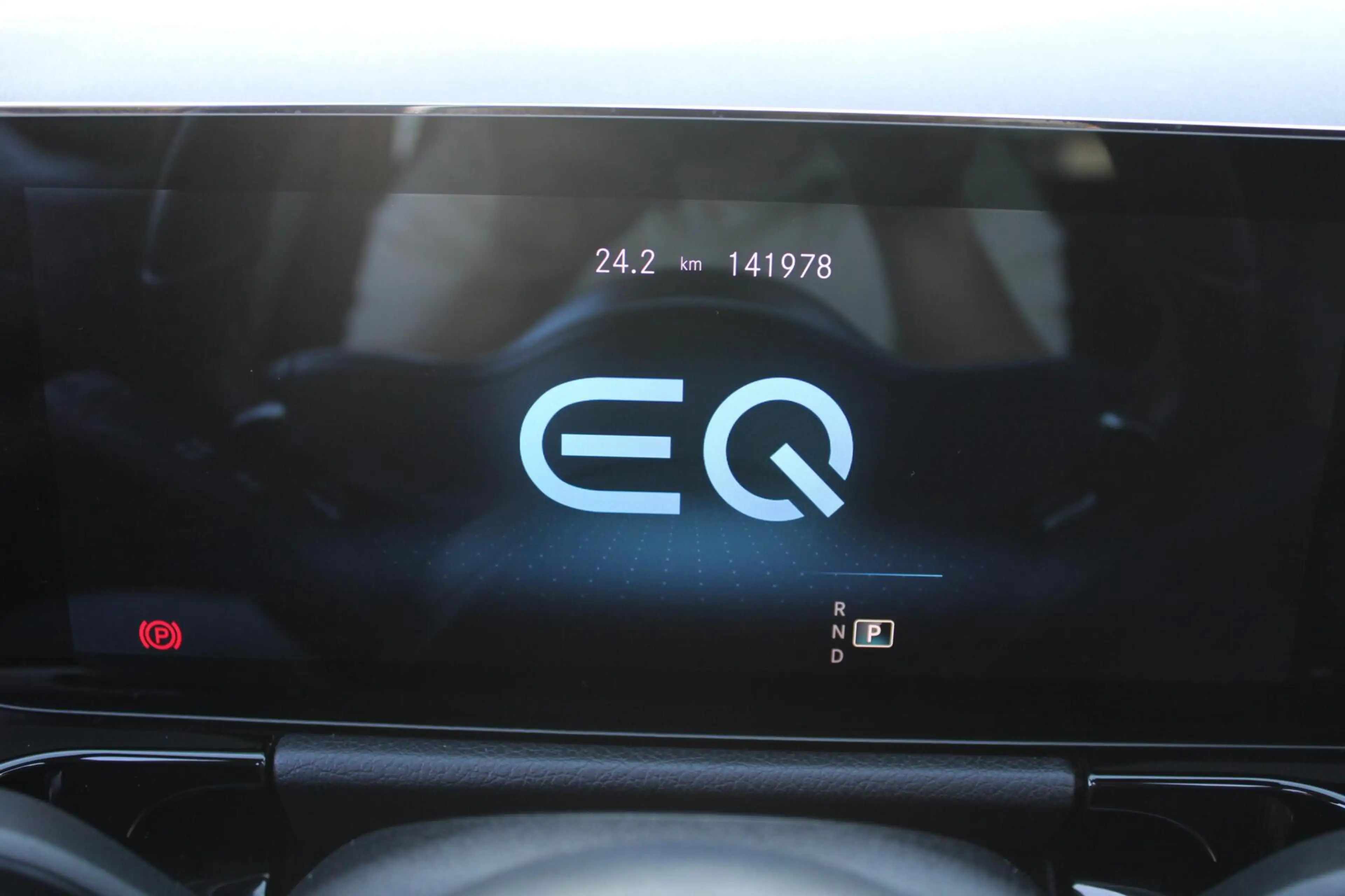 Mercedes-Benz EQA 250 AMG Line 67kWh SOH 93,8% | Pano | Burmester | Head — photo 29