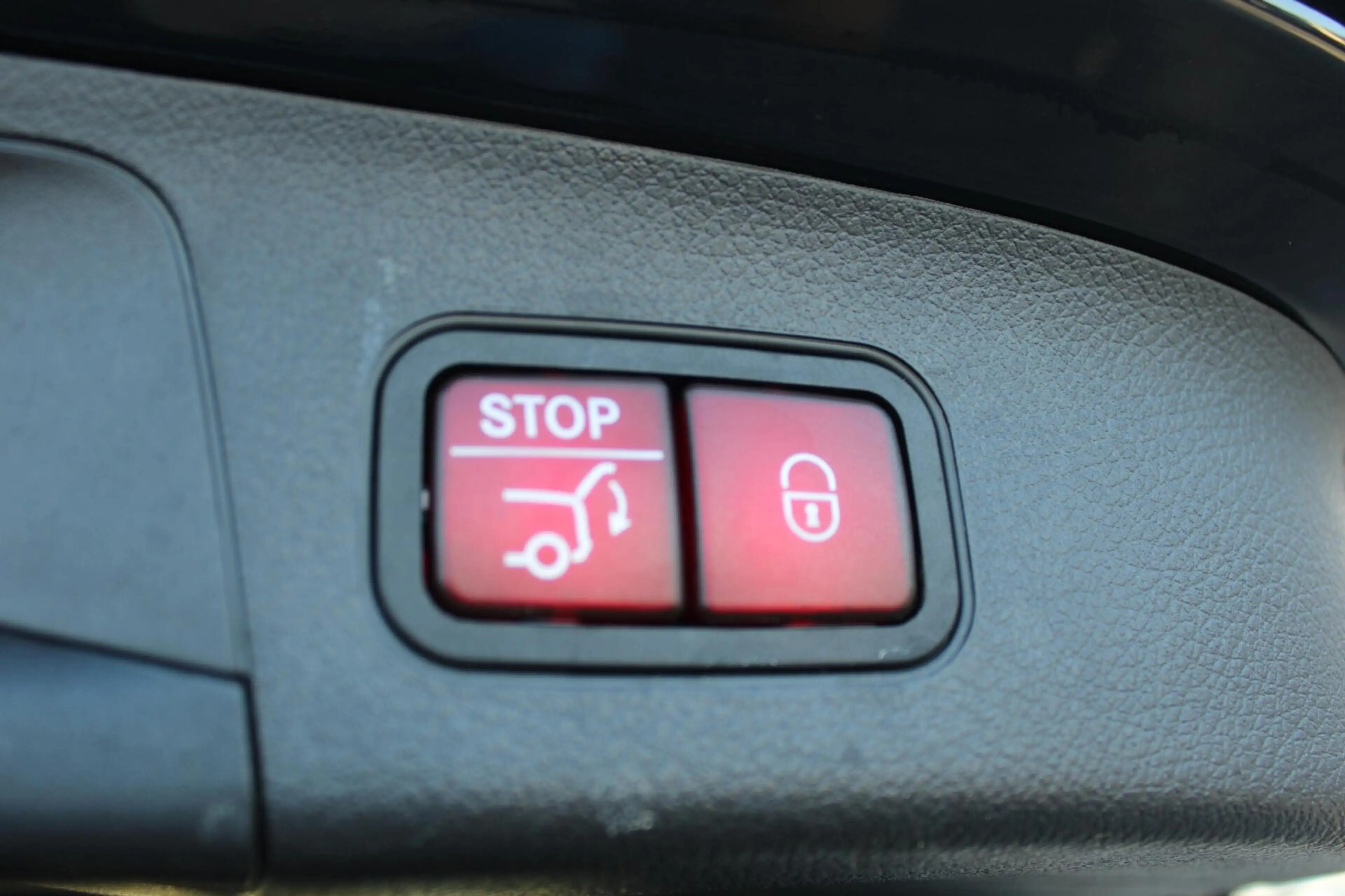 Mercedes-Benz EQA 250 AMG Line 67kWh SOH 93,8% | Pano | Burmester | Head — photo 14