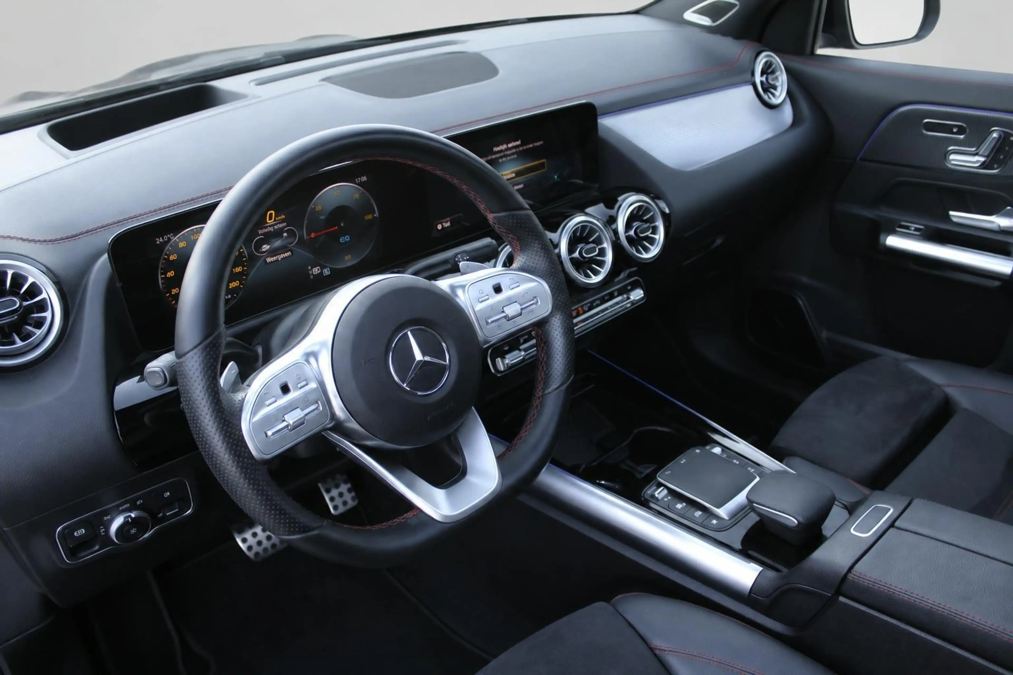 Mercedes-Benz EQA 250 AMG Line 67kWh SOH 93,8% | Pano | Burmester | Head — photo 19