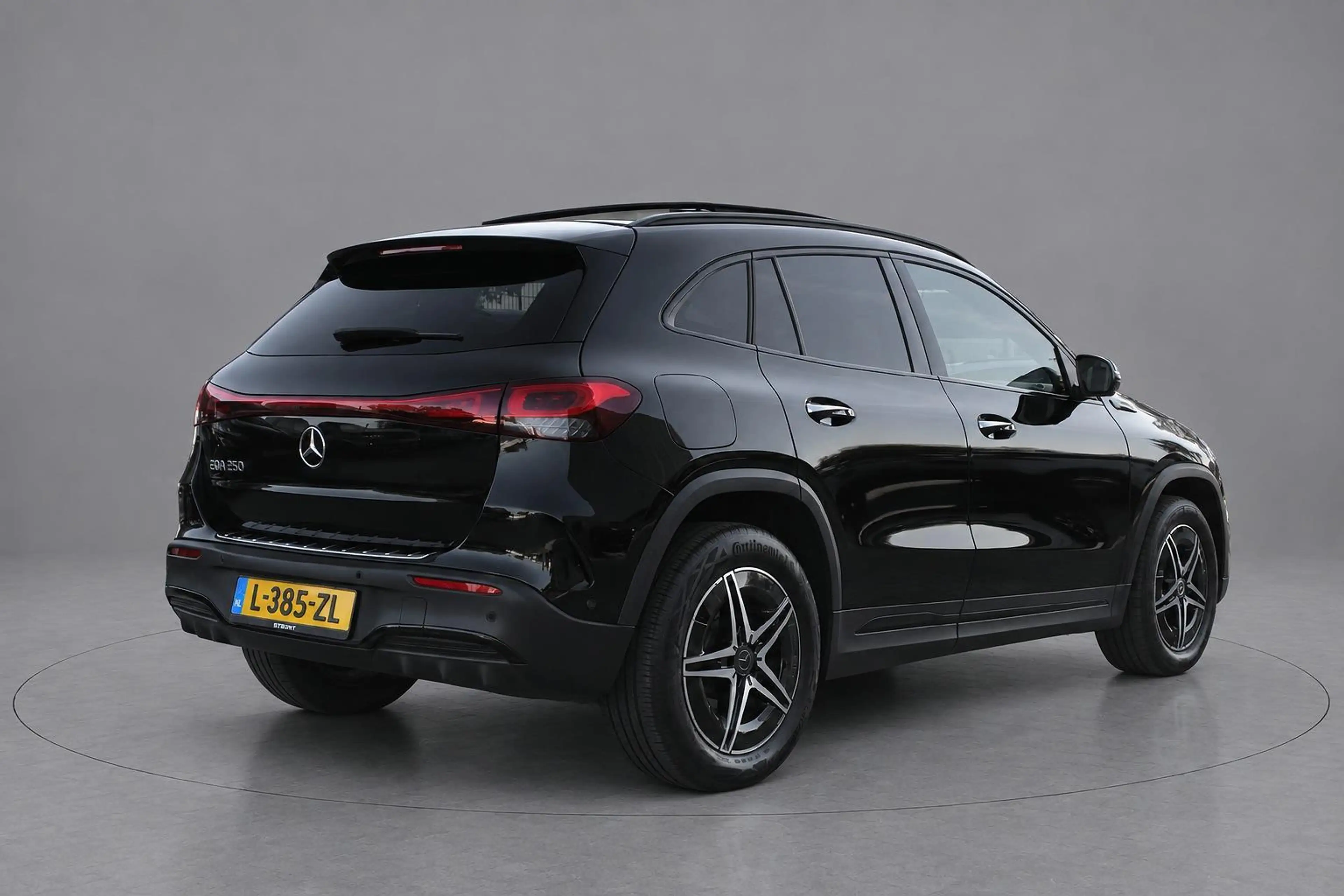 Mercedes-Benz EQA 250 AMG Line 67kWh SOH 93,8% | Pano | Burmester | Head — photo 28
