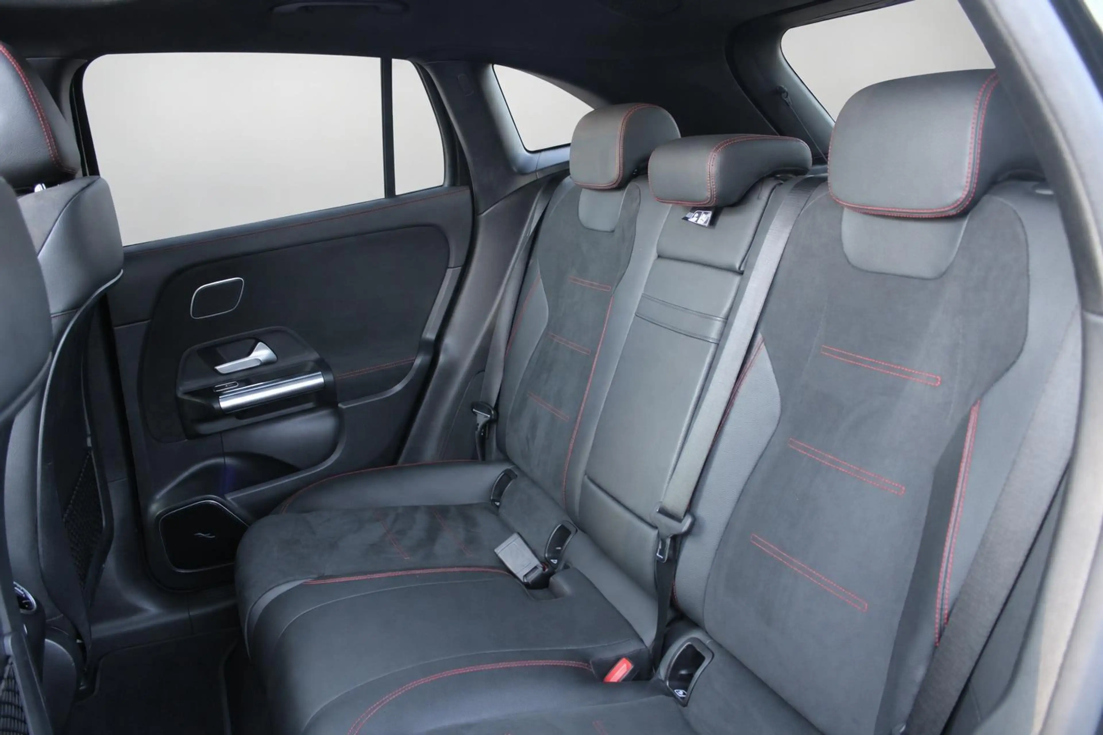 Mercedes-Benz EQA 250 AMG Line 67kWh SOH 93,8% | Pano | Burmester | Head — photo 18