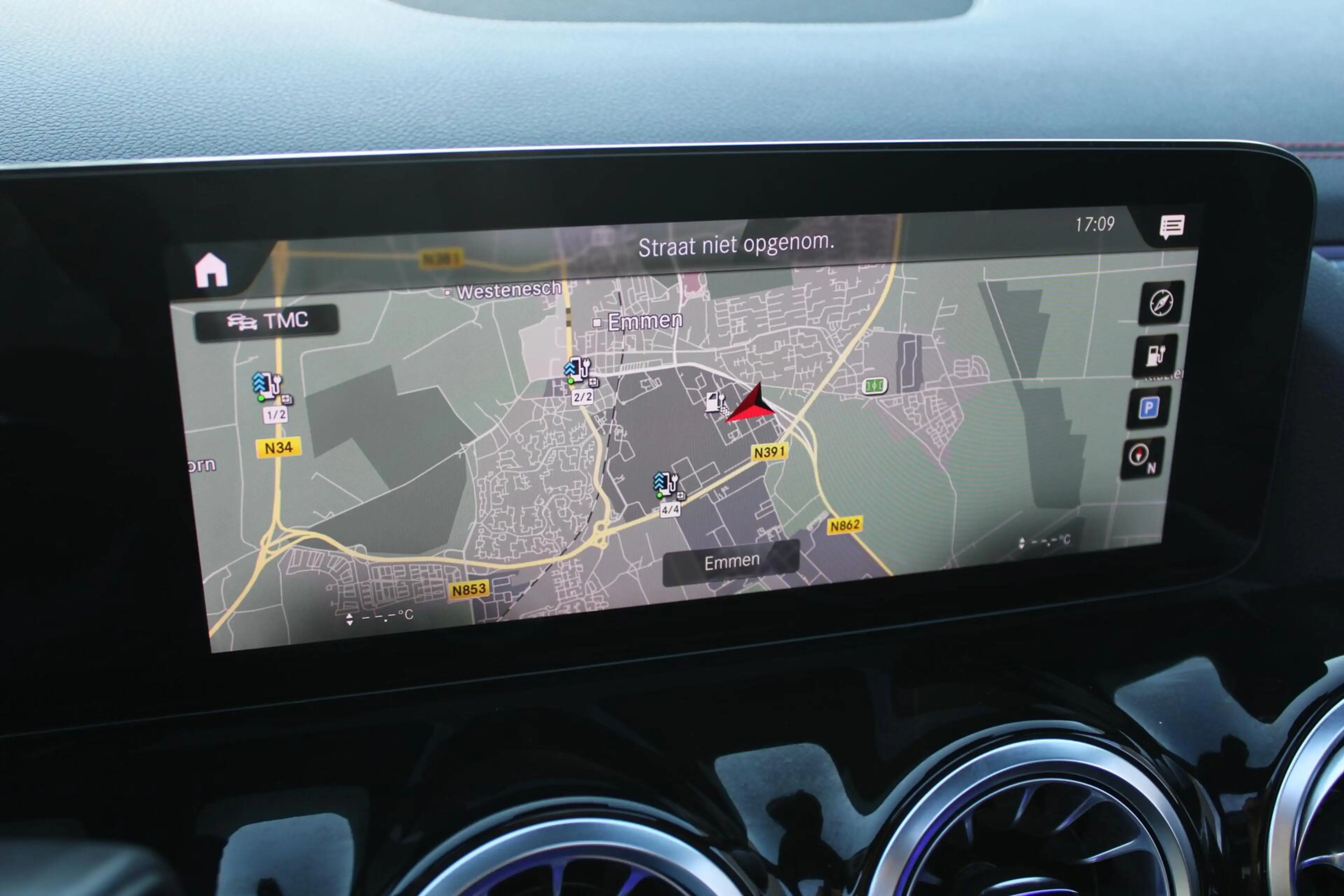 Mercedes-Benz EQA 250 AMG Line 67kWh SOH 93,8% | Pano | Burmester | Head — photo 24