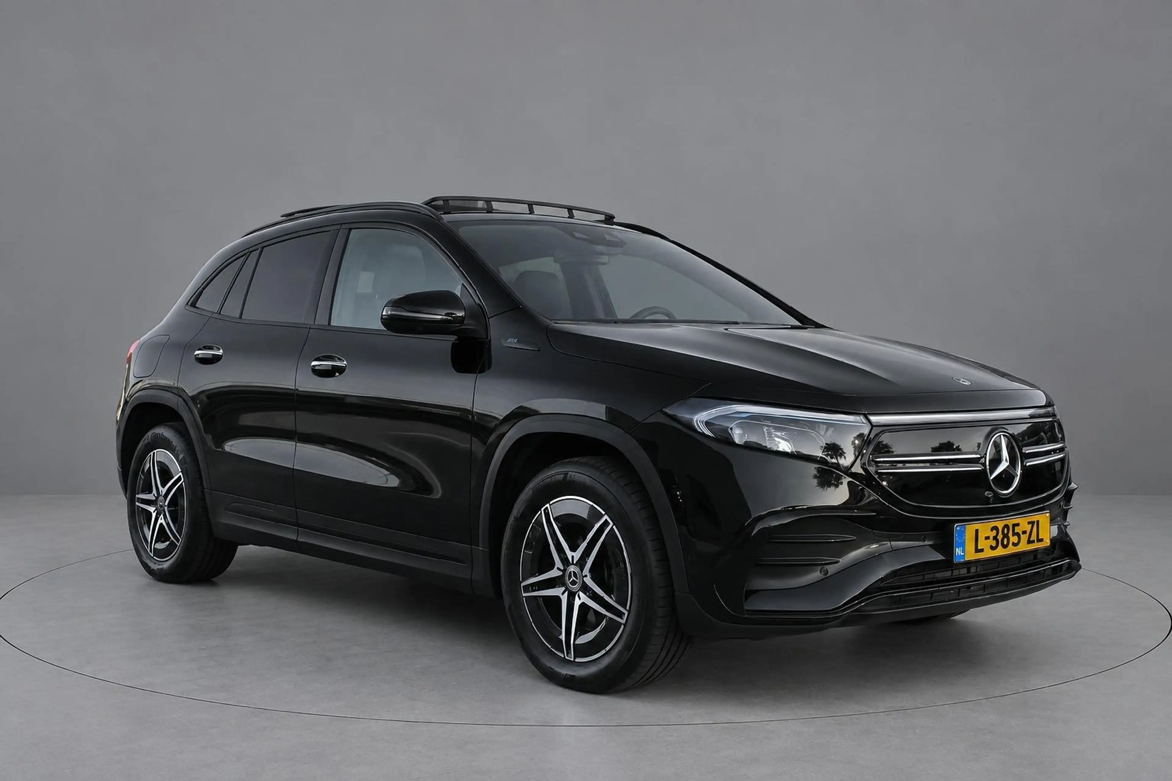 Mercedes-Benz EQA 250 AMG Line 67kWh SOH 93,8% | Pano | Burmester | Head — photo 3